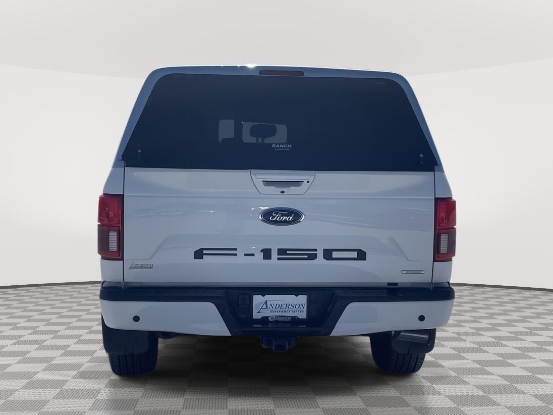 Vehicle photo 5