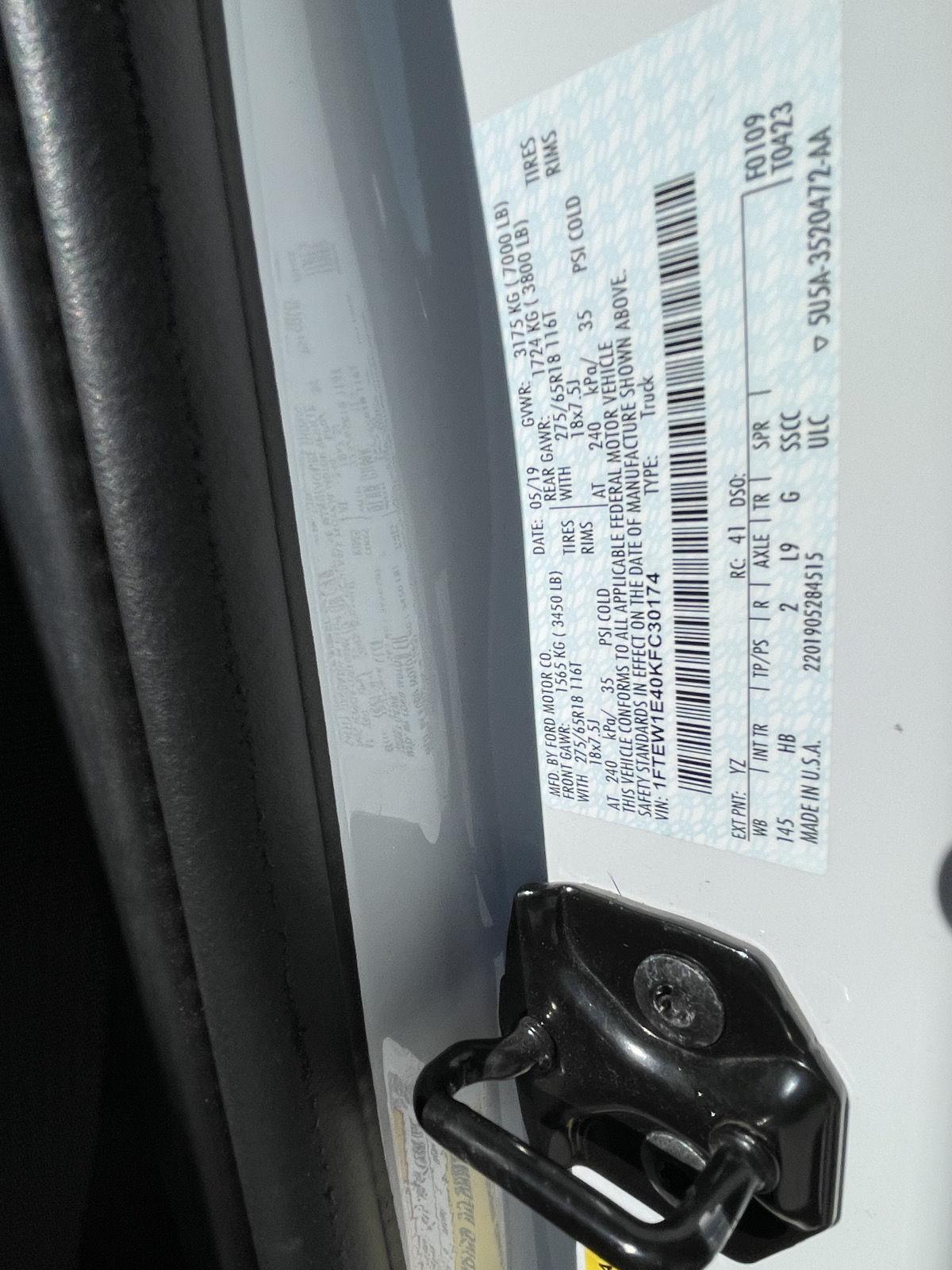Vehicle photo 11