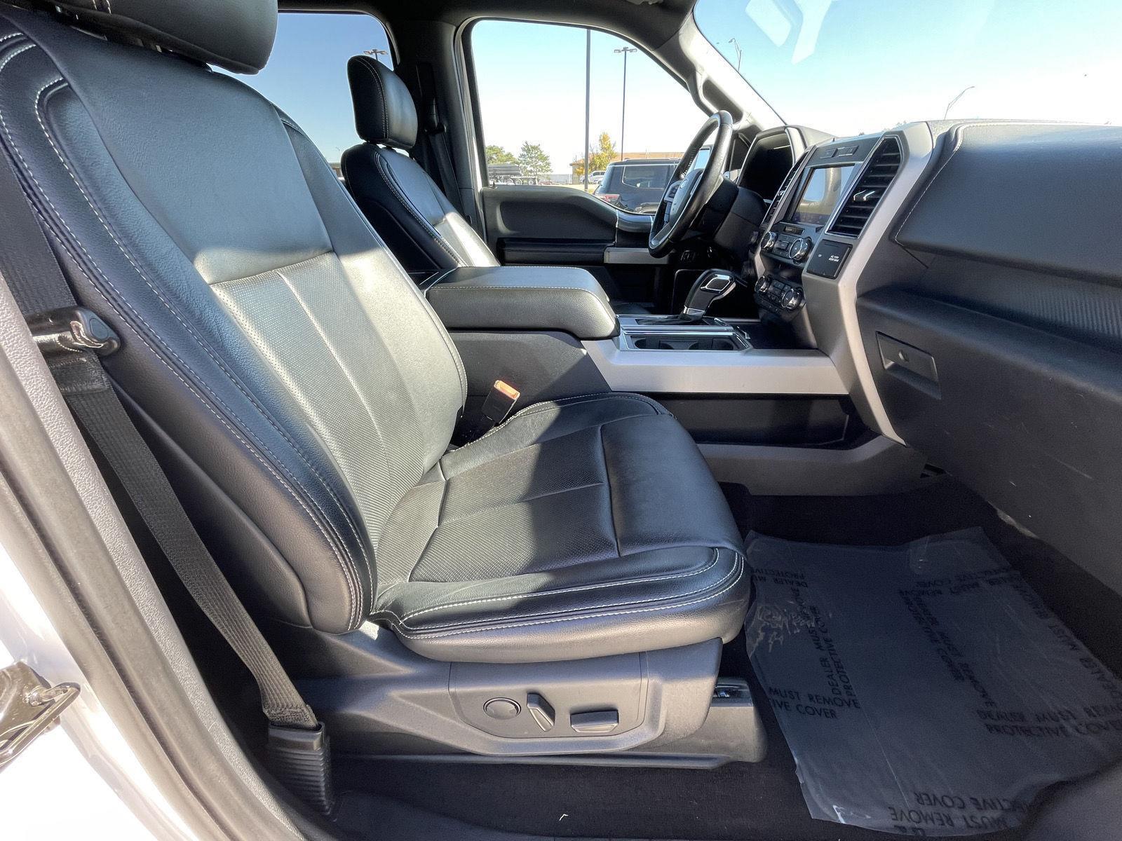 Vehicle photo 17