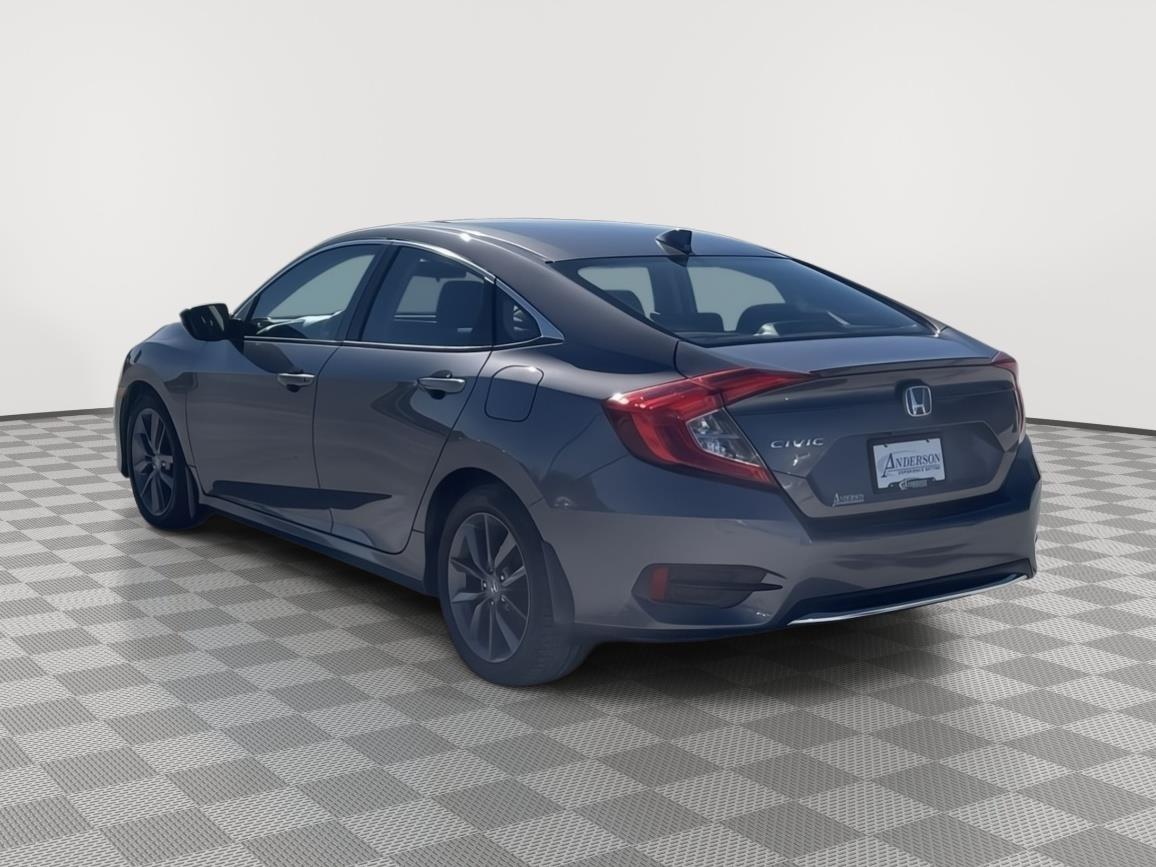Vehicle photo 4