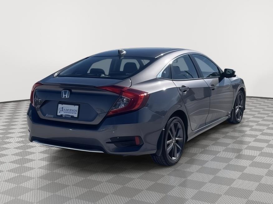 Vehicle photo 6