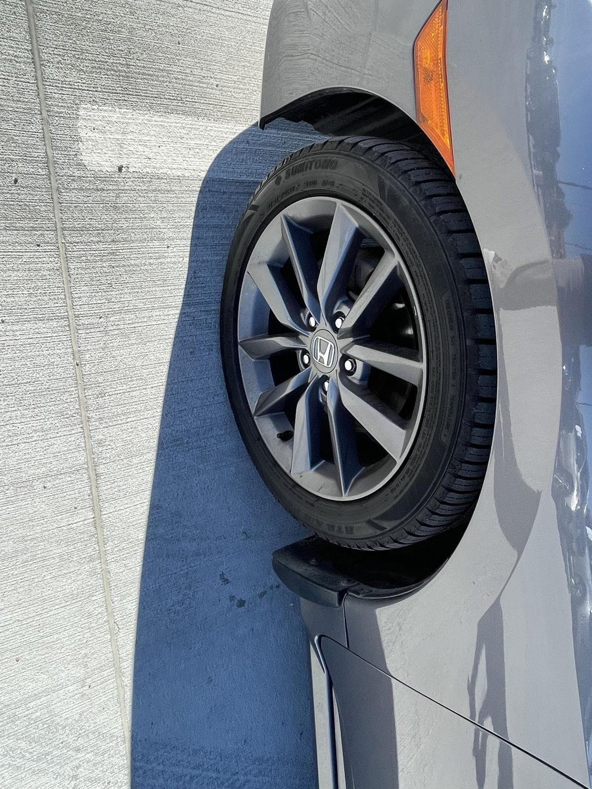 Vehicle photo 10
