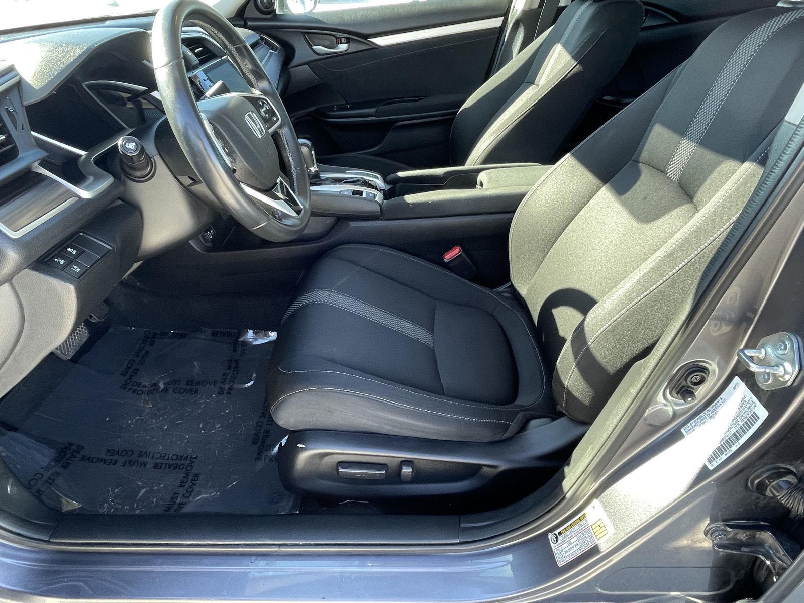Vehicle photo 13