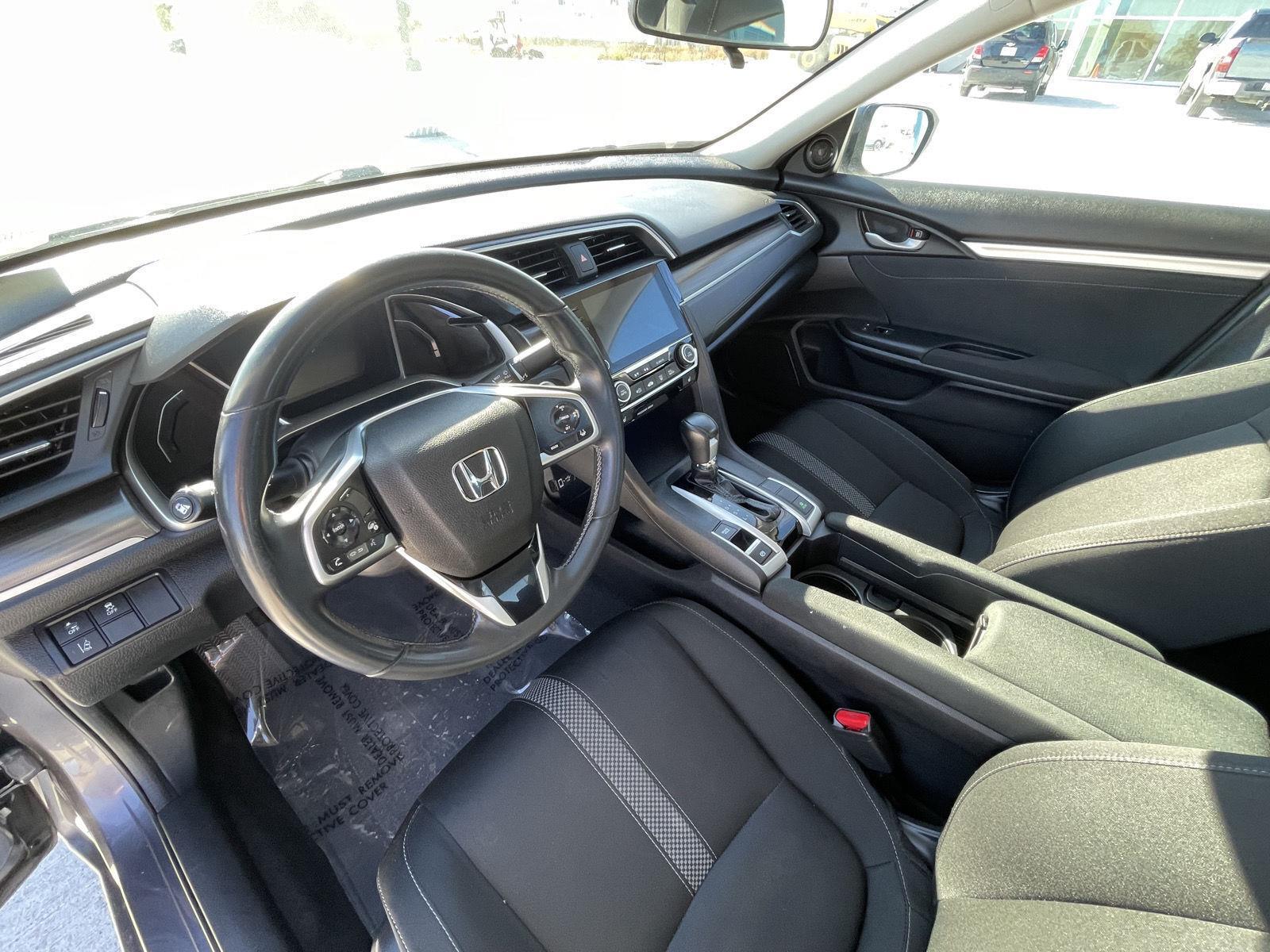 Vehicle photo 14