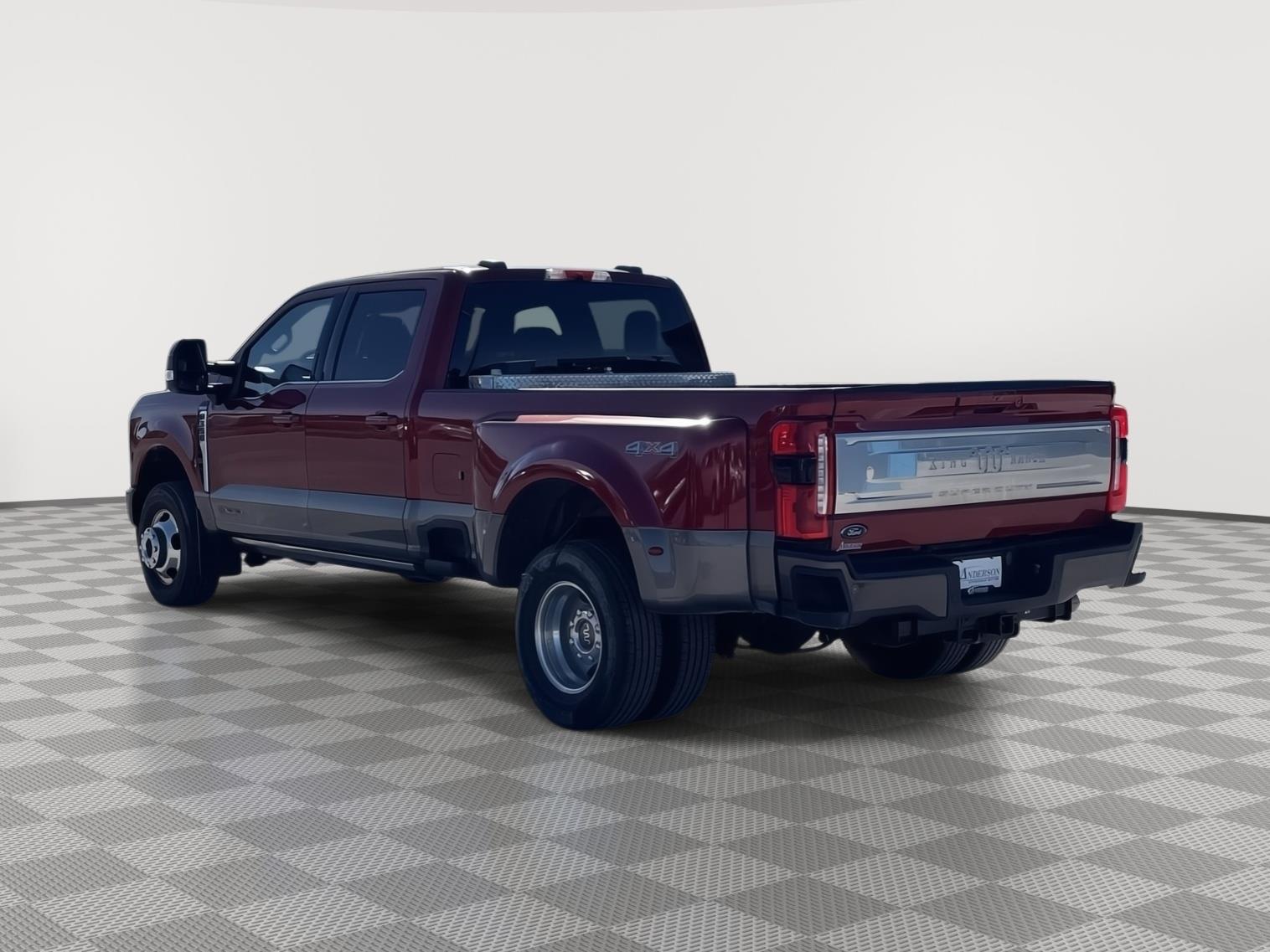 Vehicle photo 4