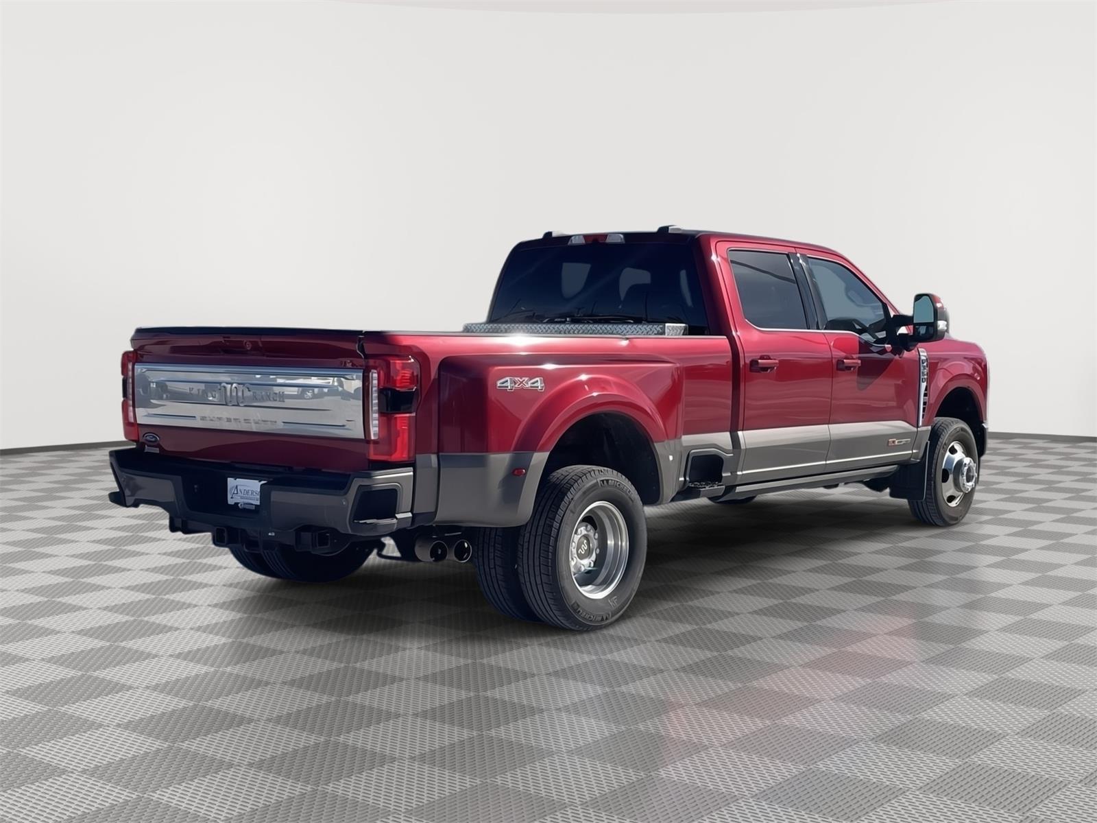Vehicle photo 6