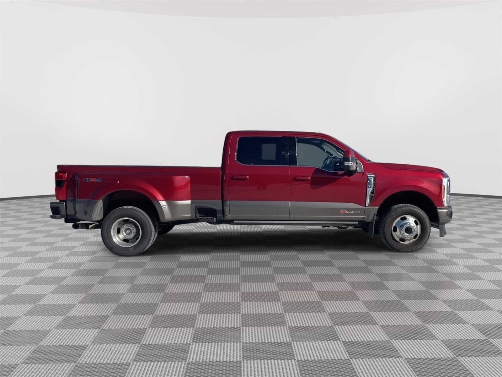 Vehicle photo 7