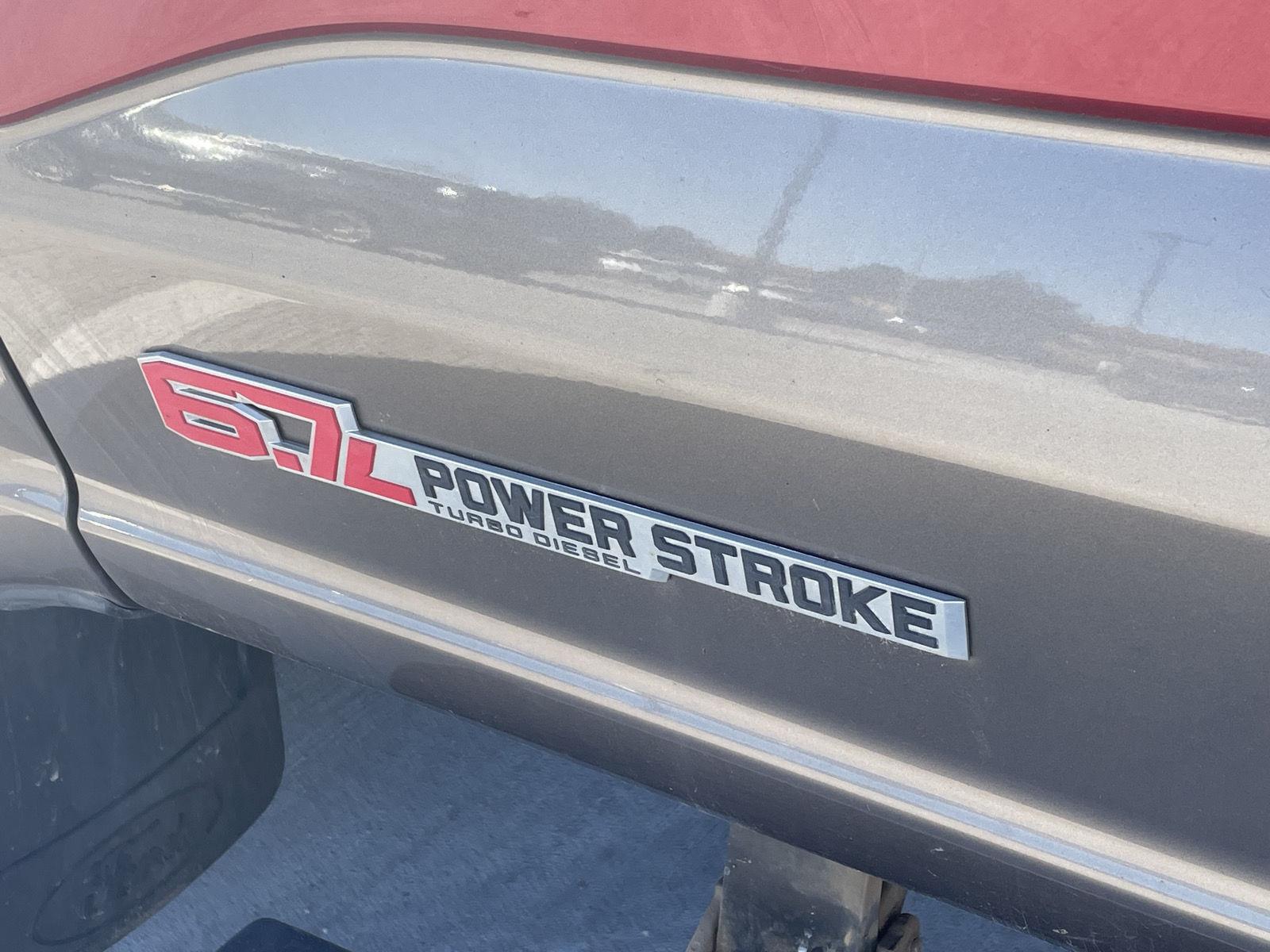 Vehicle photo 11