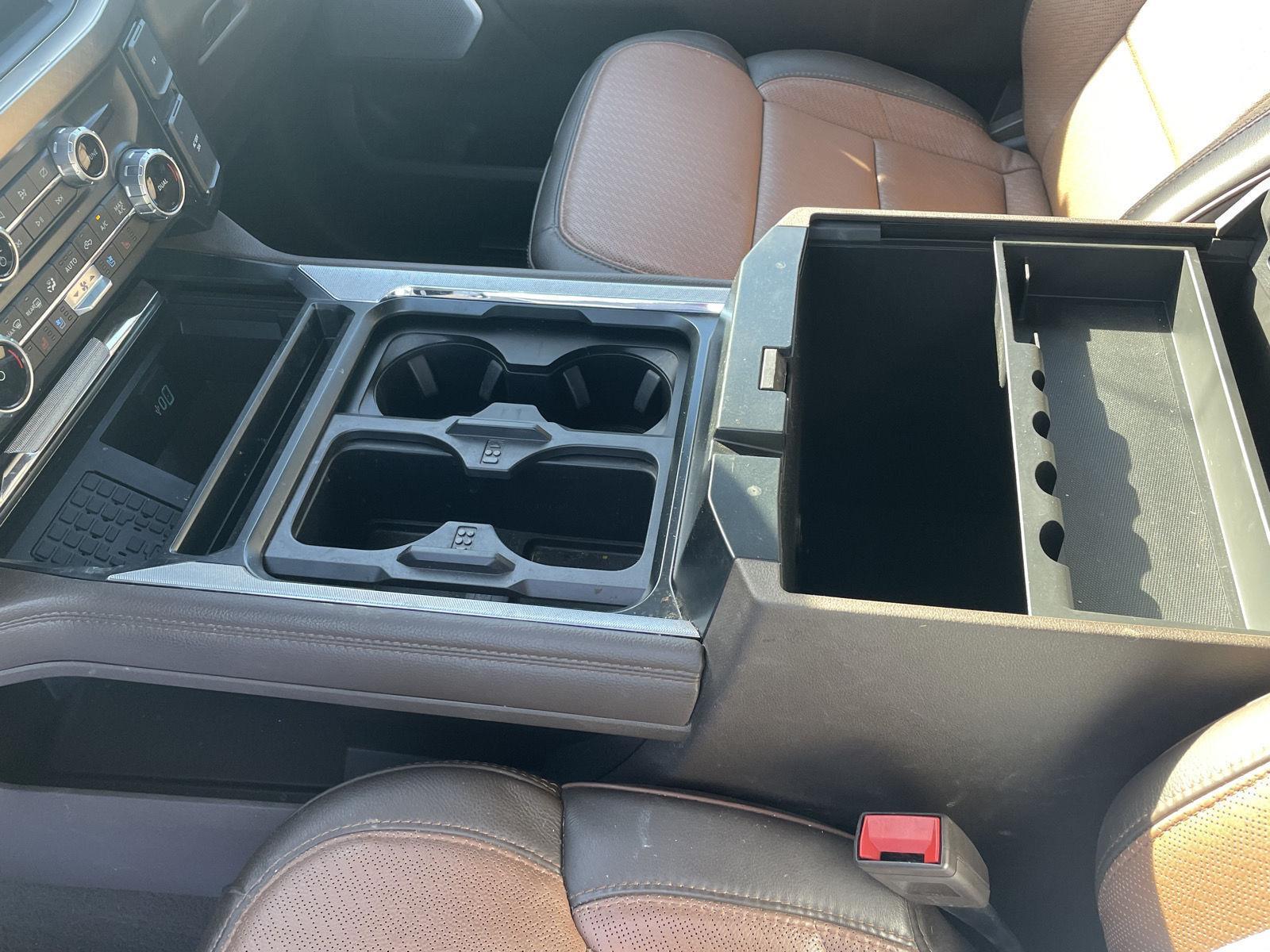 Vehicle photo 17