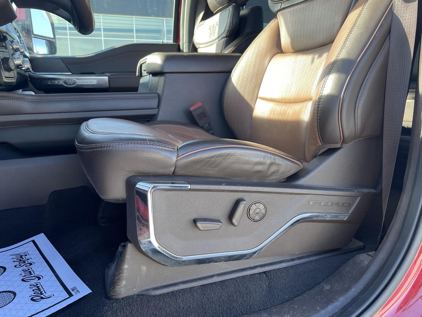Vehicle photo 19
