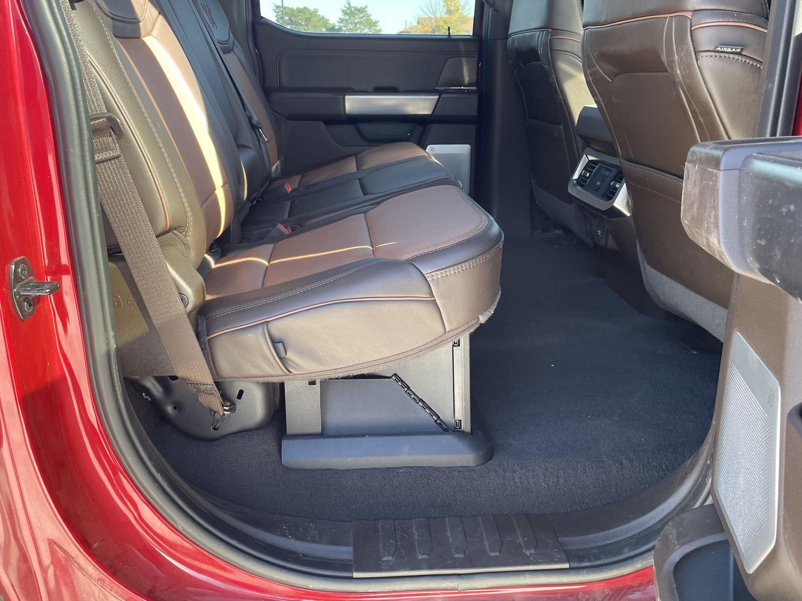 Vehicle photo 21
