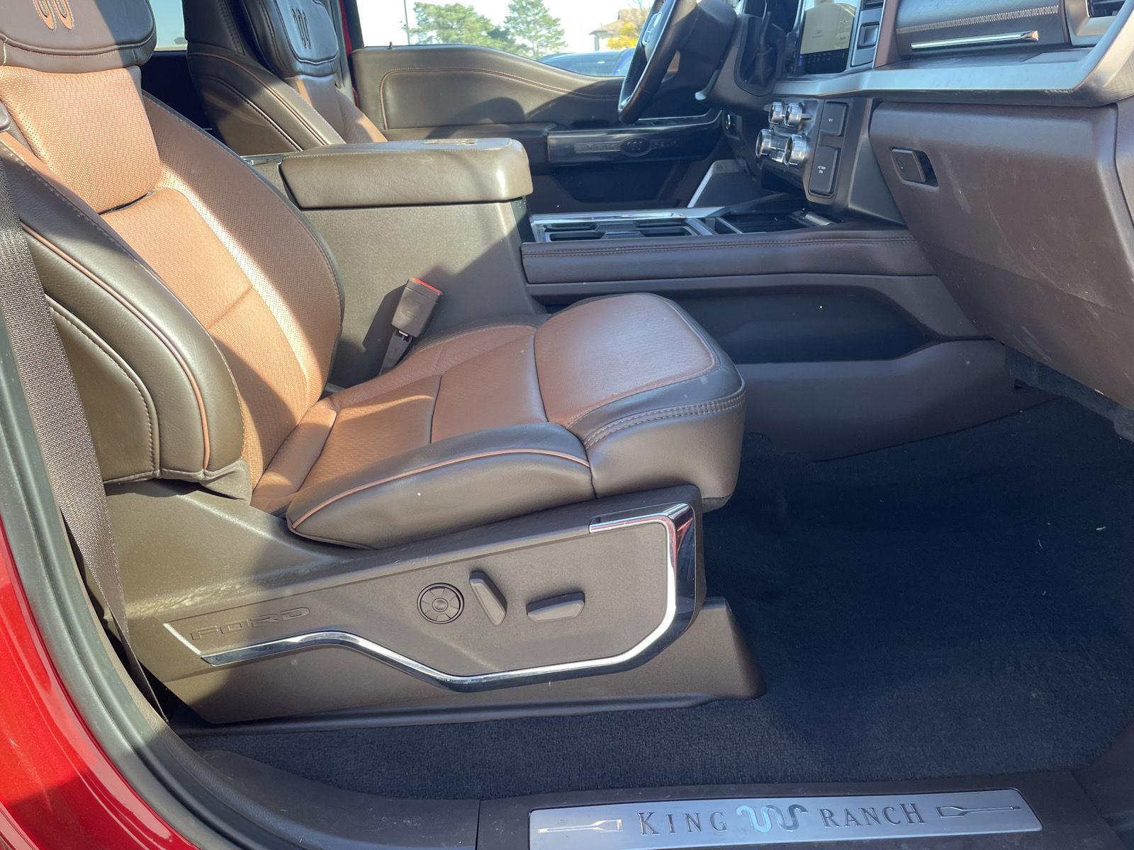 Vehicle photo 23