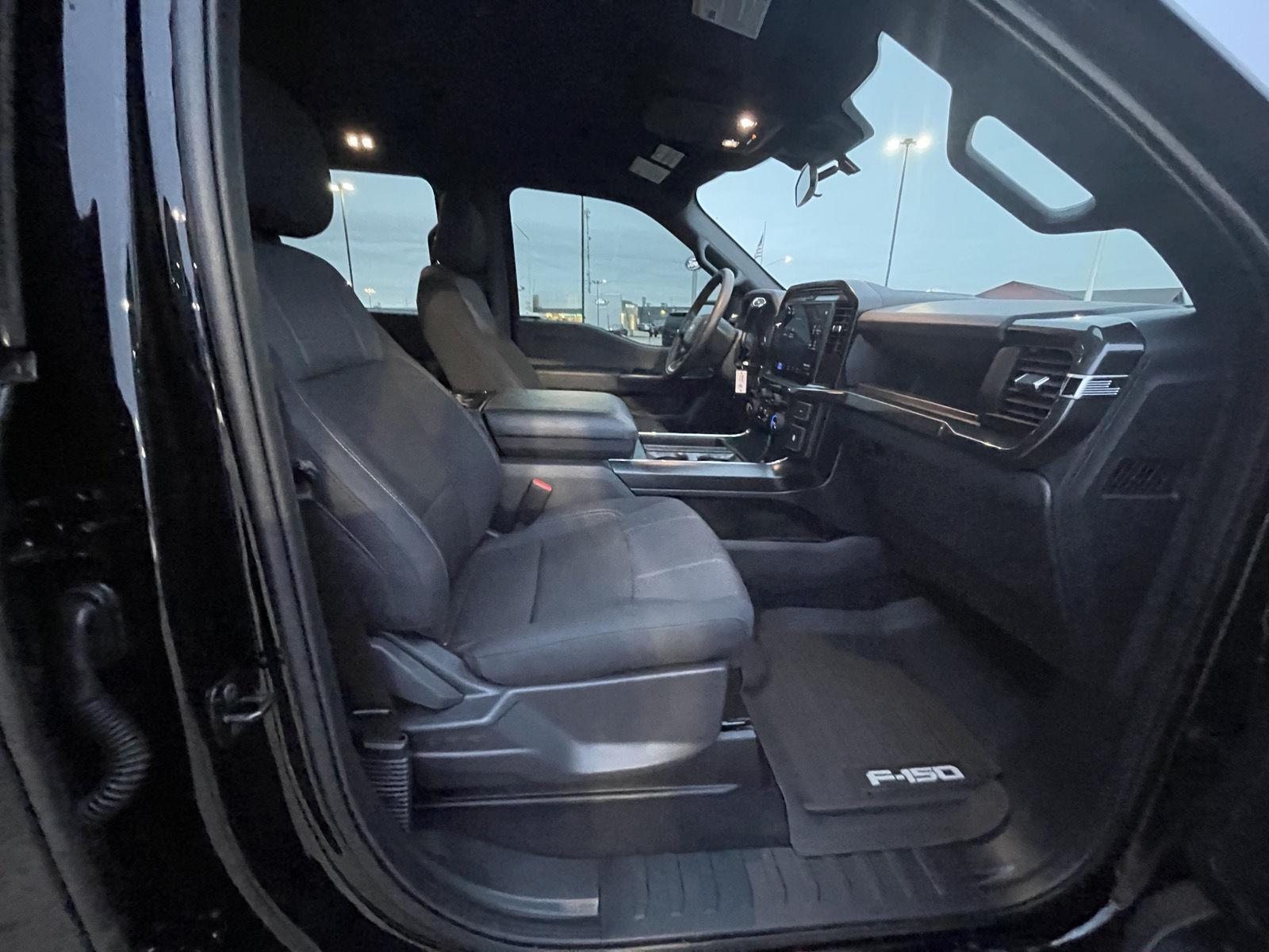 Vehicle photo 16
