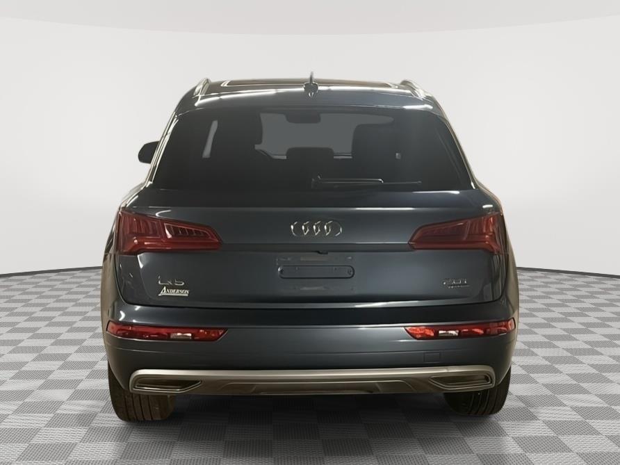 Vehicle photo 5