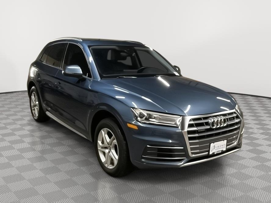 Vehicle photo 8