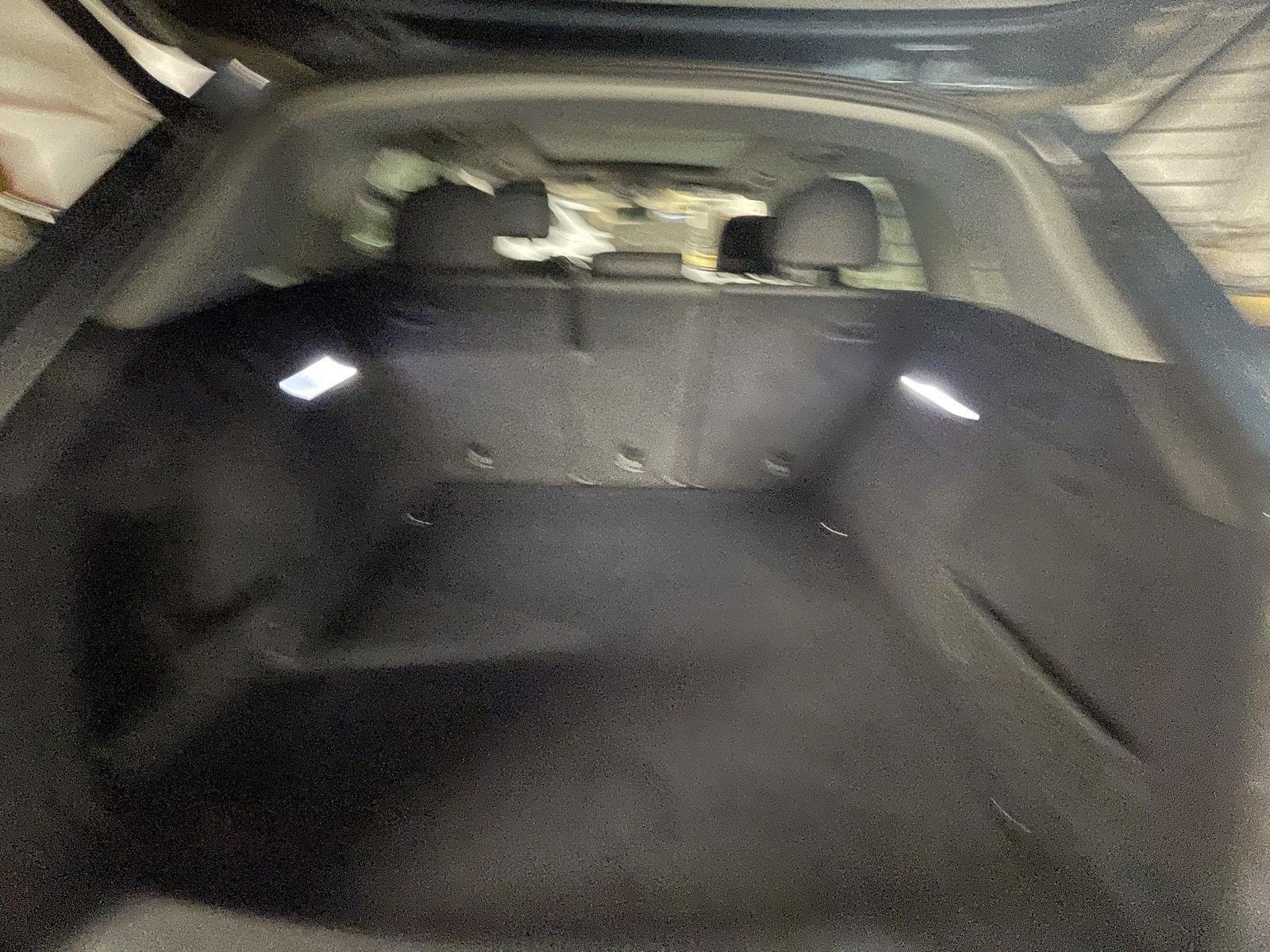 Vehicle photo 15