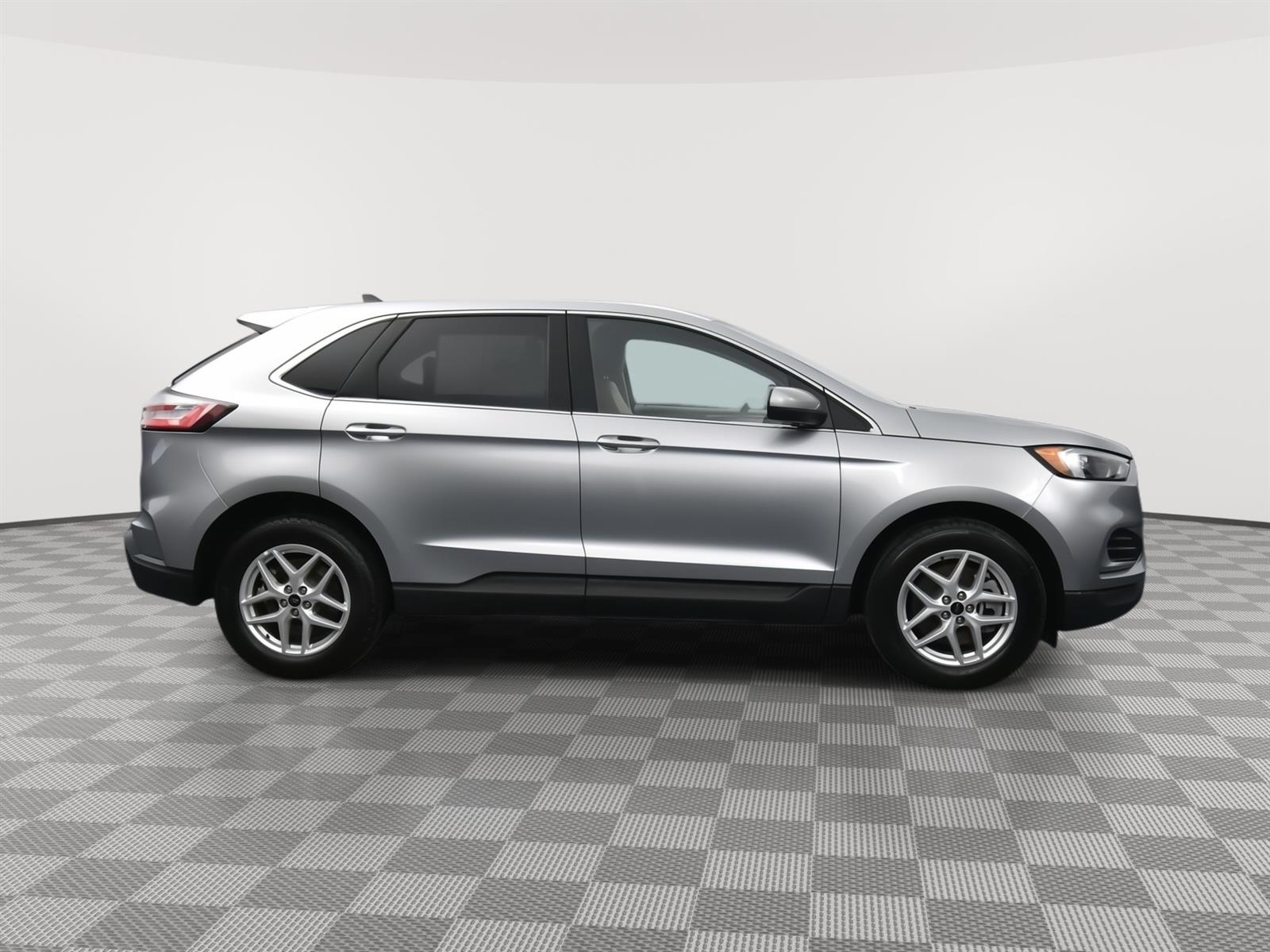 Used 2024 Ford Edge SEL SUV for sale in Grand Island NE