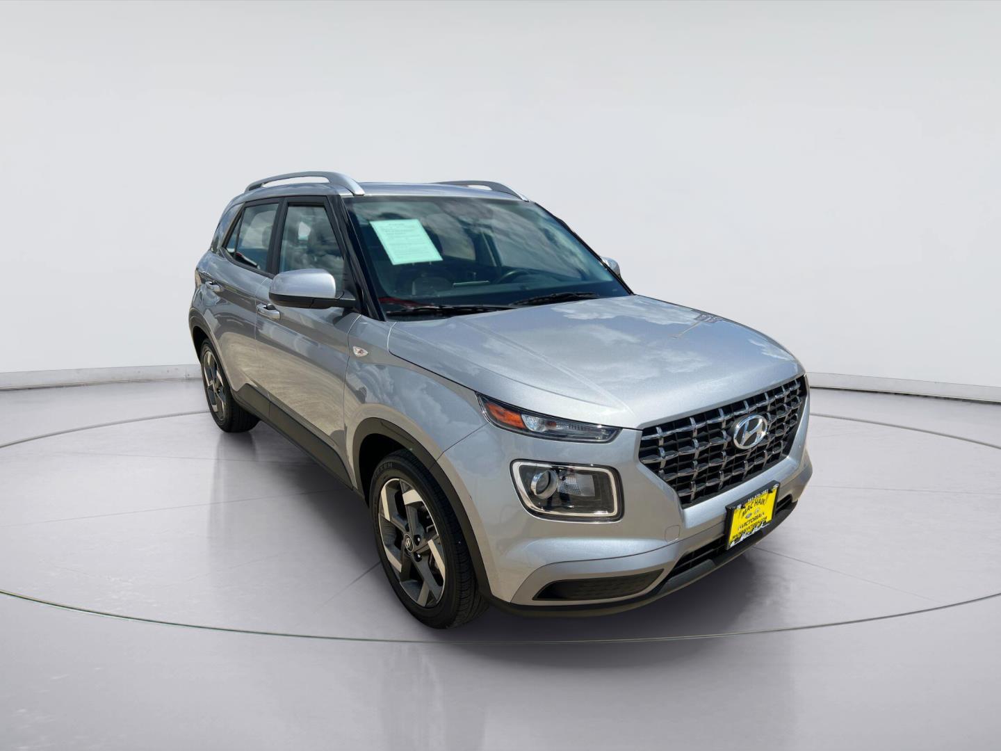 Shimmering Silver 2024 Hyundai Venue SUV / Crossover Front-Wheel Drive Continuously Variable Transmission