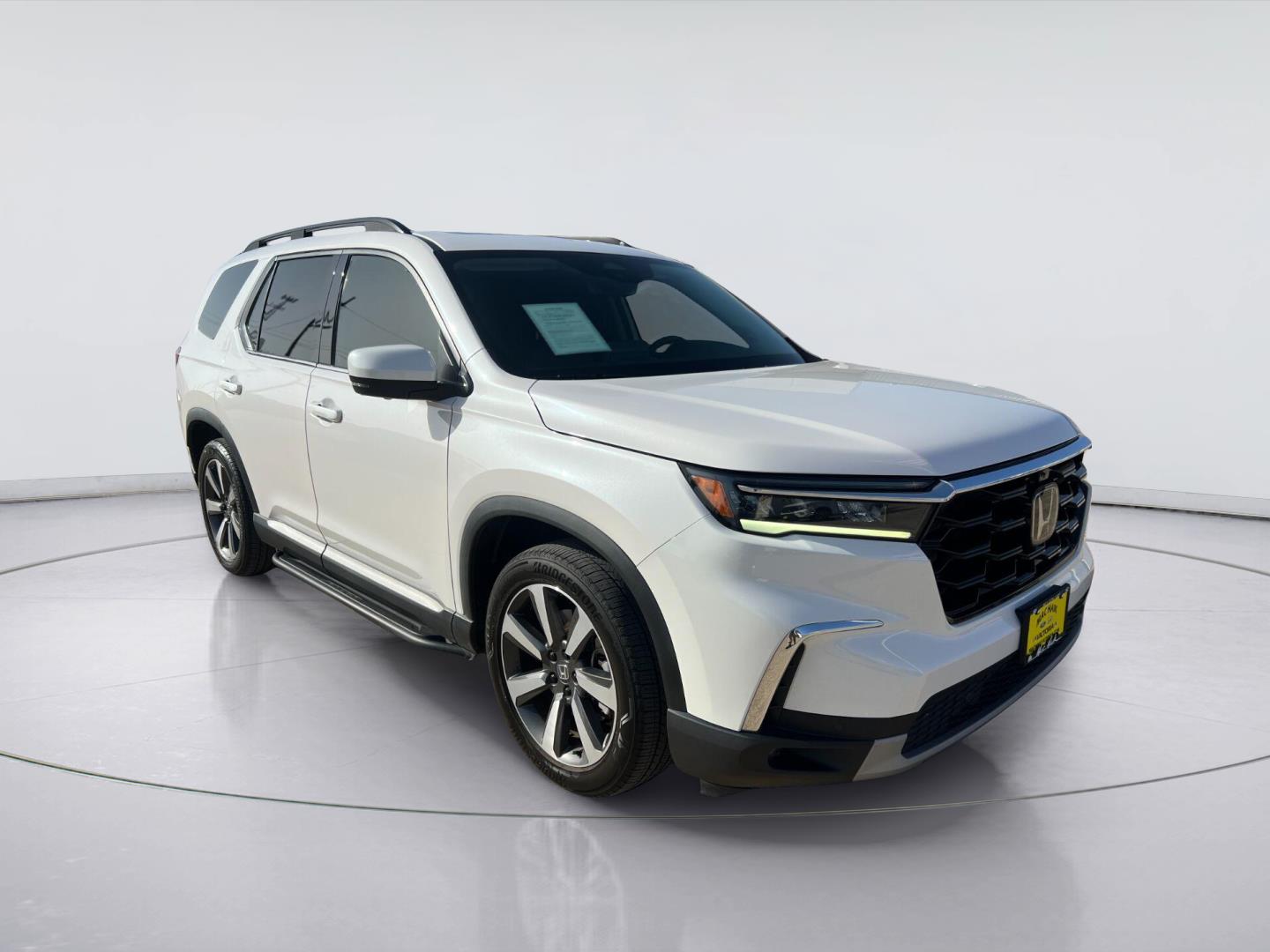 Platinum White Pearl 2023 Honda Pilot SUV / Crossover All-Wheel Drive Automatic