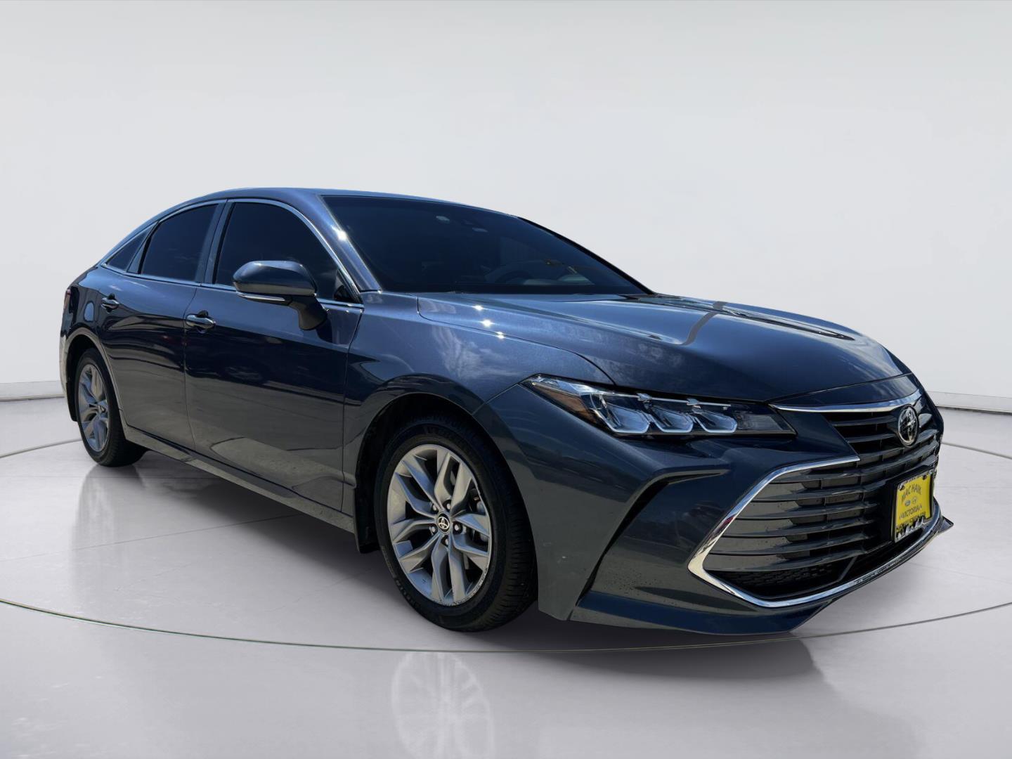  2022 Toyota Avalon XLE FWD   