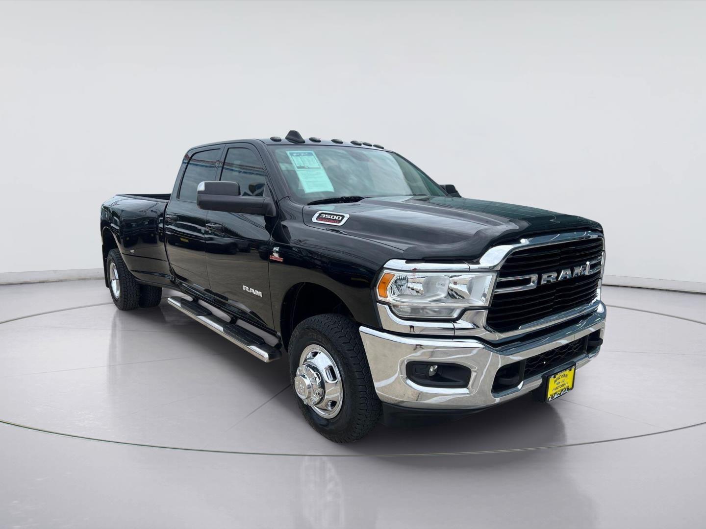 Diamond Black Crystal Pearlcoat 2020 RAM 3500 Pickup Truck Four-Wheel Drive 6-Speed Automatic