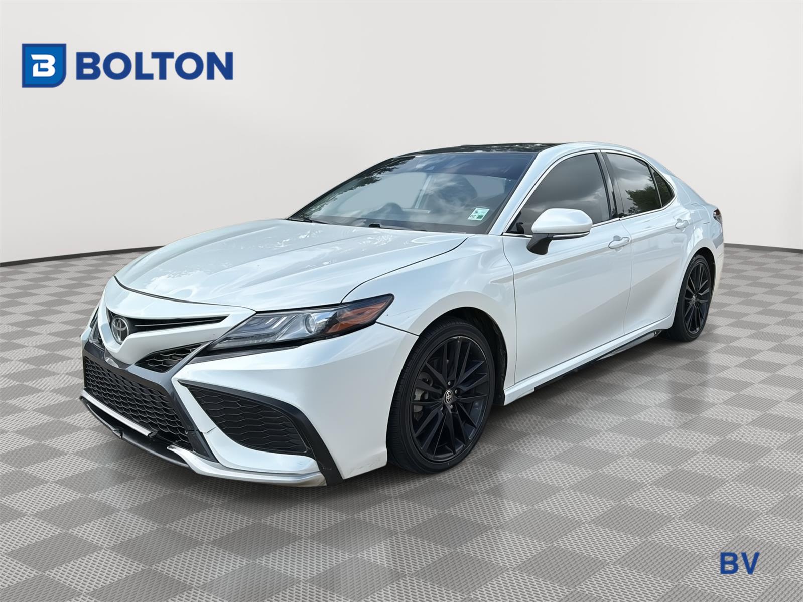 White (Wind Chill Pearl) 2021 Toyota Camry Sedan Front-Wheel Drive Automatic