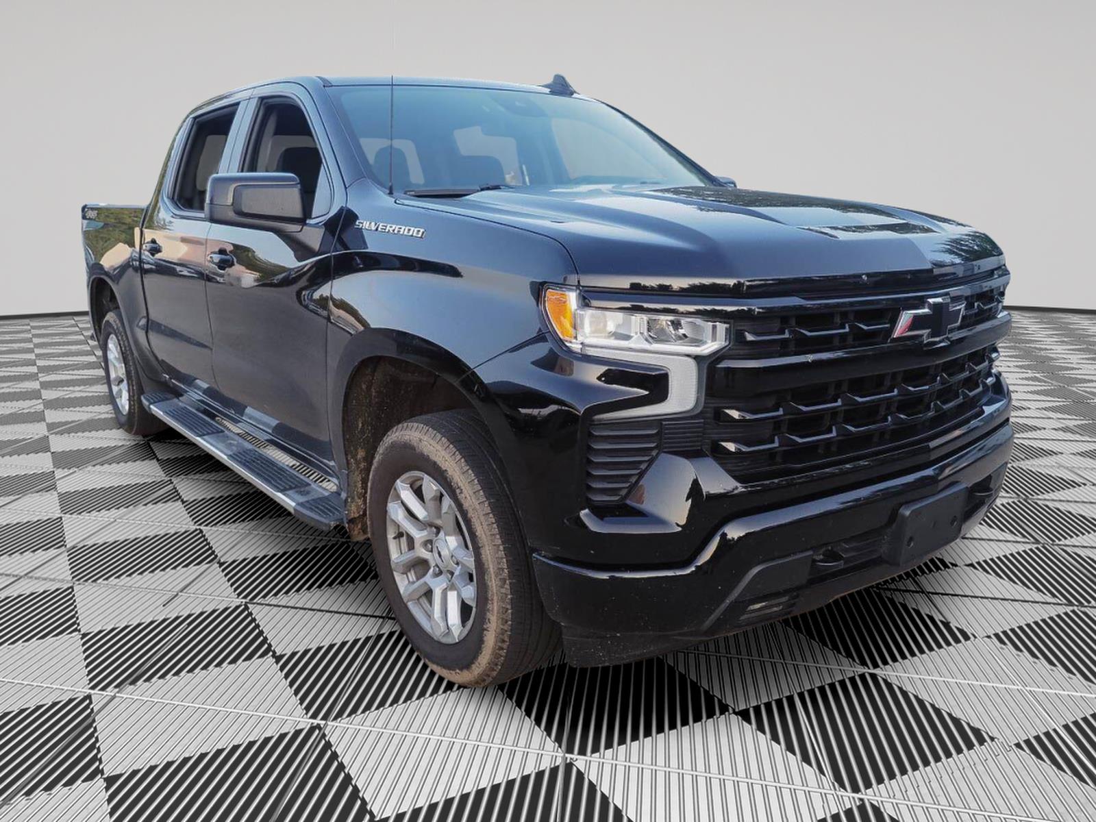 View vehicle photo 3