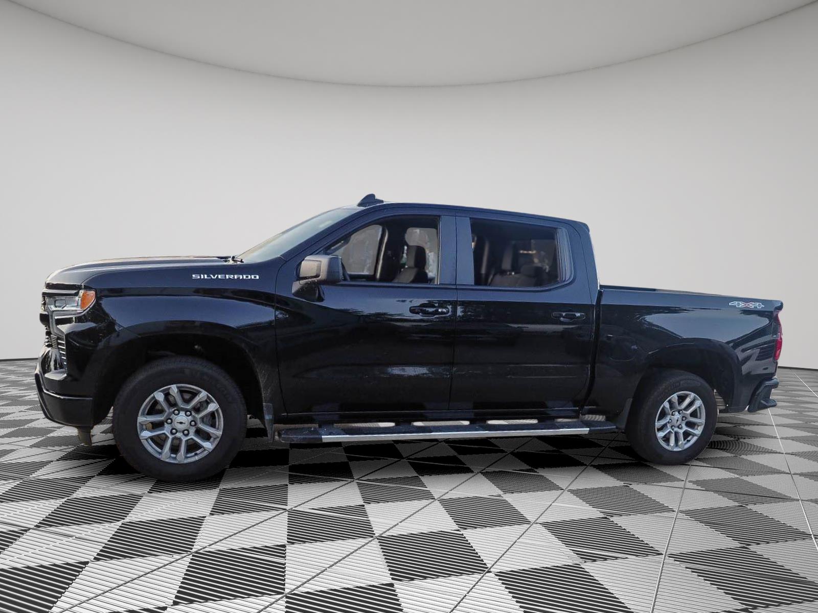 View vehicle photo 4