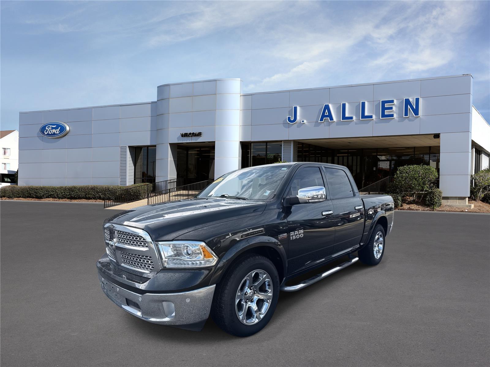 Brilliant Black Crystal Pearlcoat 2018 RAM 1500 Pickup Truck 4X2 8-Speed Automatic