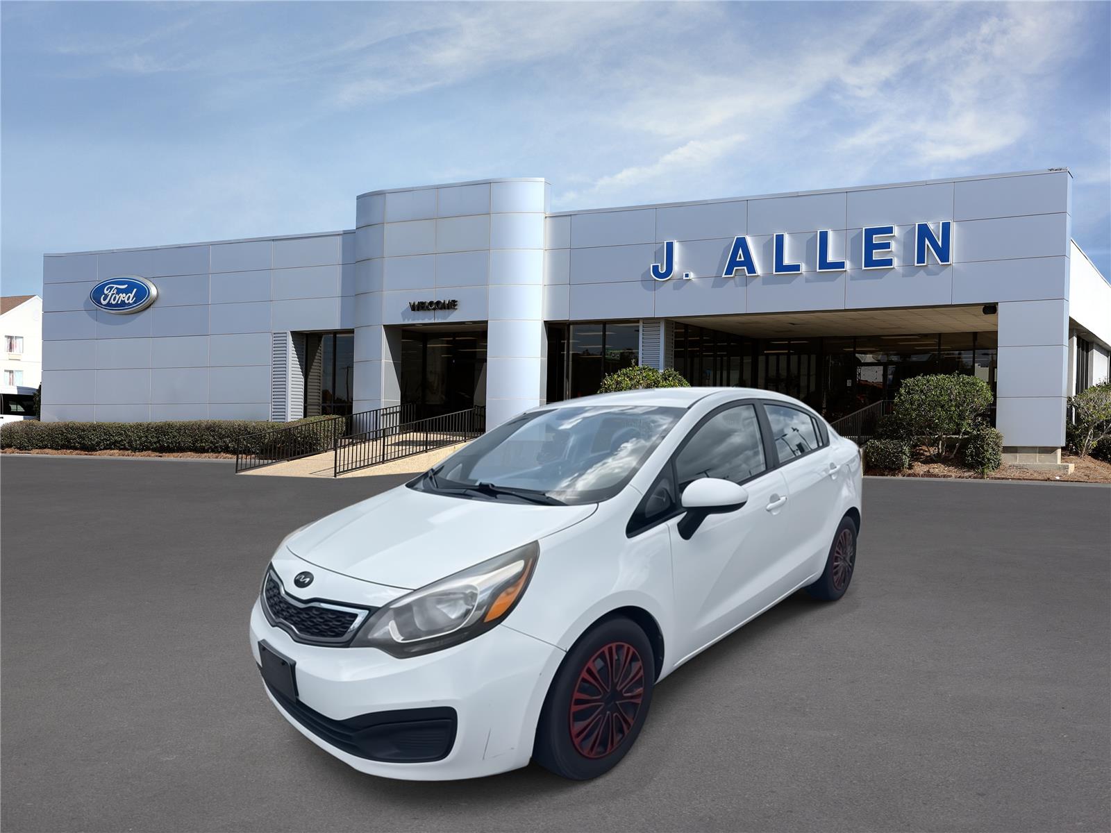 Clear White 2014 Kia Rio Sedan Front-Wheel Drive 6-Speed Automatic