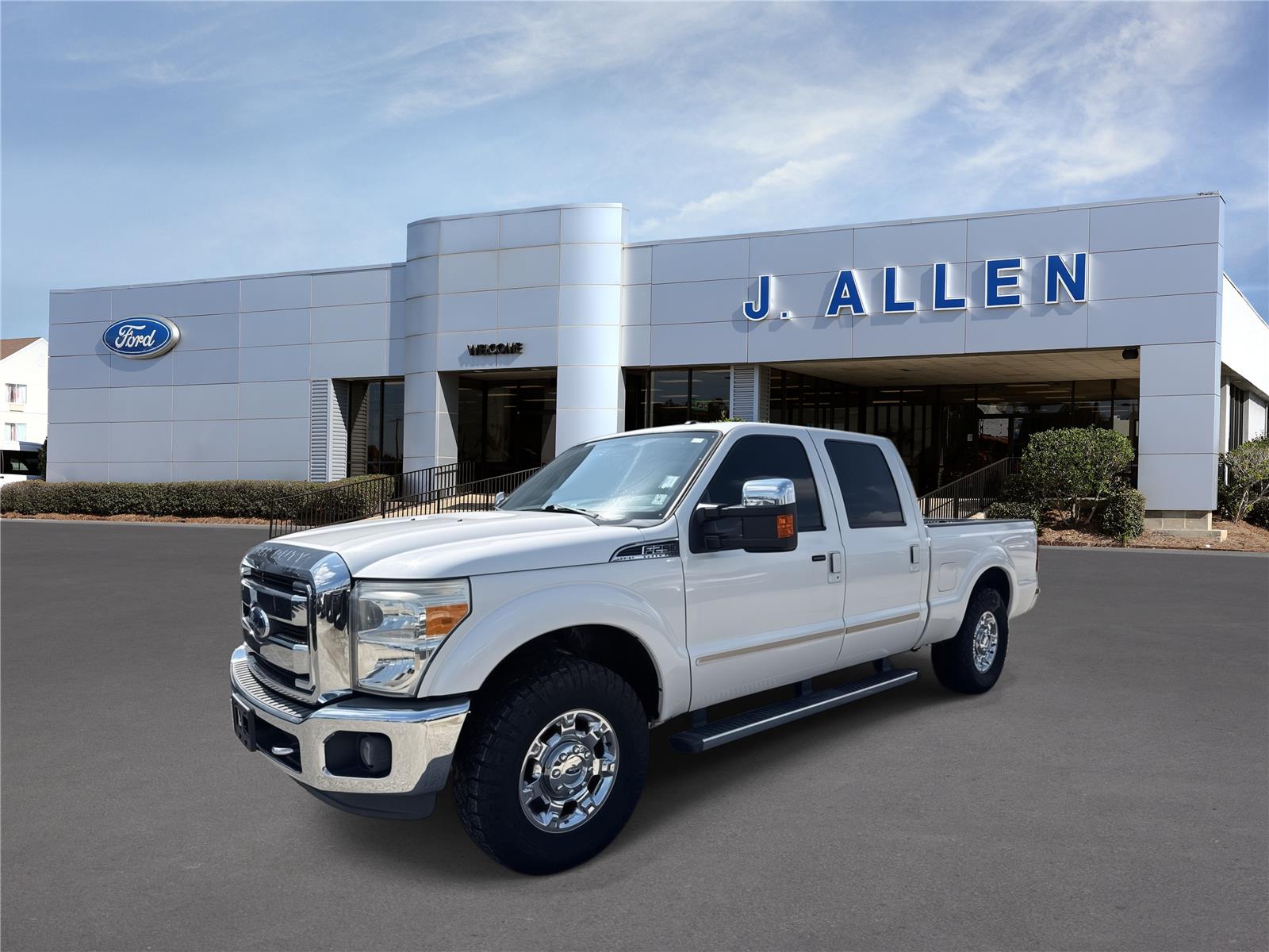 White Platinum Metallic Tri-Coat 2015 Ford F-250 Super Duty Pickup Truck 4X2 6-Speed Automatic