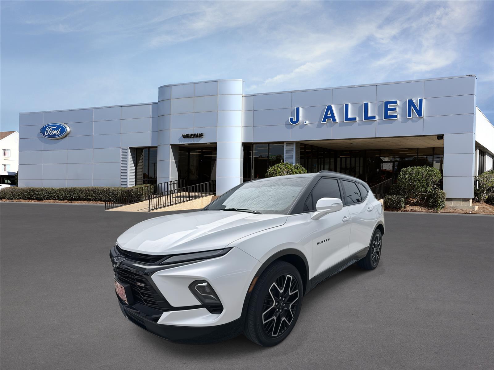 White (Iridescent Pearl Tricoat) 2023 Chevrolet Blazer SUV / Crossover Front-Wheel Drive 9-Speed Automatic