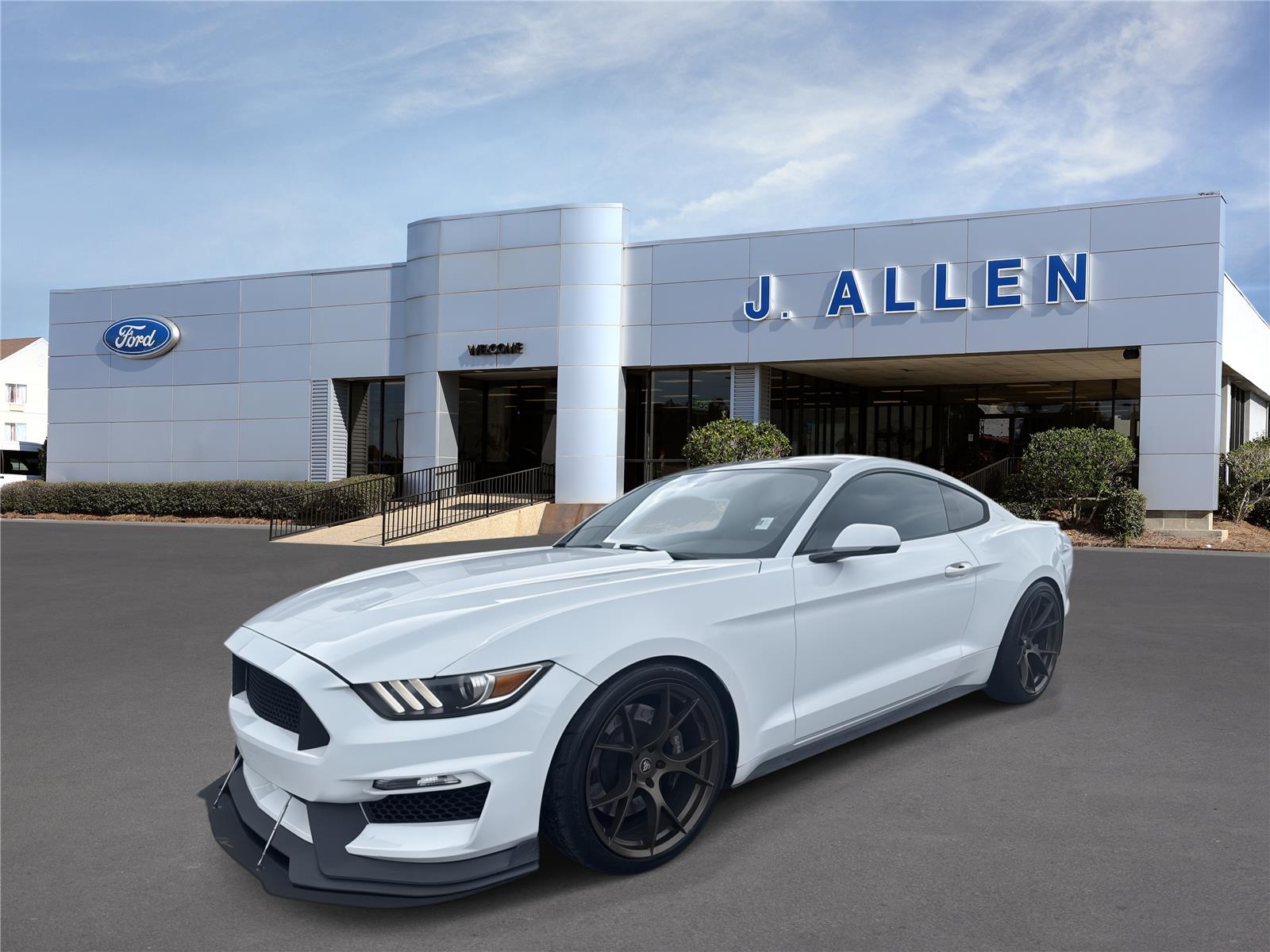 Oxford White 2016 Ford Mustang Coupe Rear-Wheel Drive 6-Speed Manual