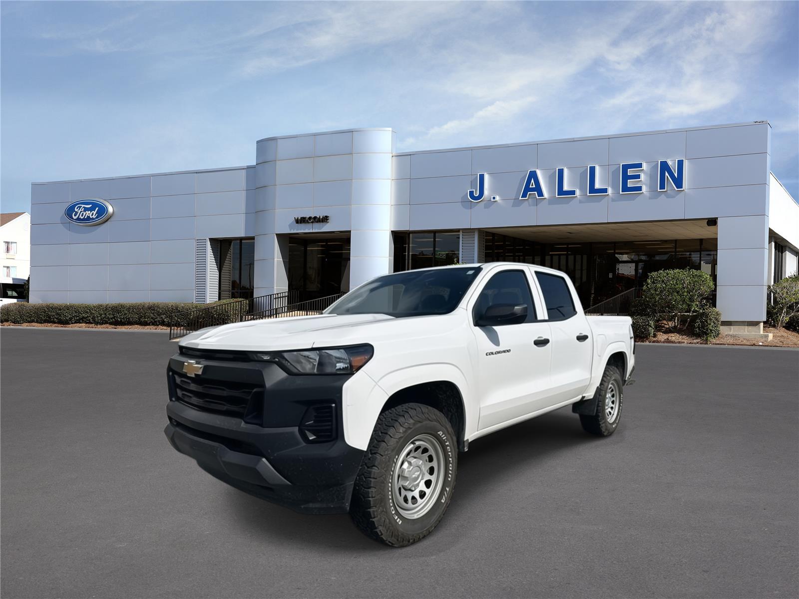 Summit White 2025 Chevrolet Colorado Pickup Truck Four-Wheel Drive 8-Speed Automatic