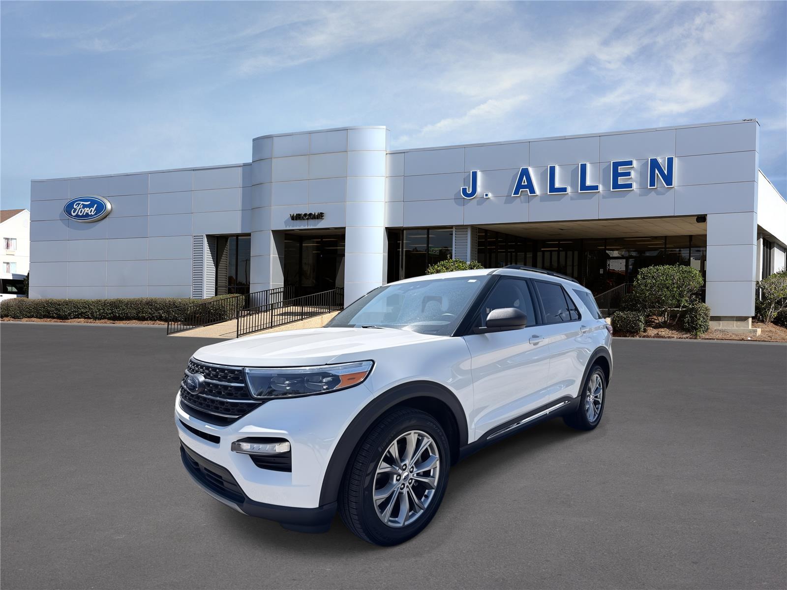  2023 Ford Explorer XLT RWD   