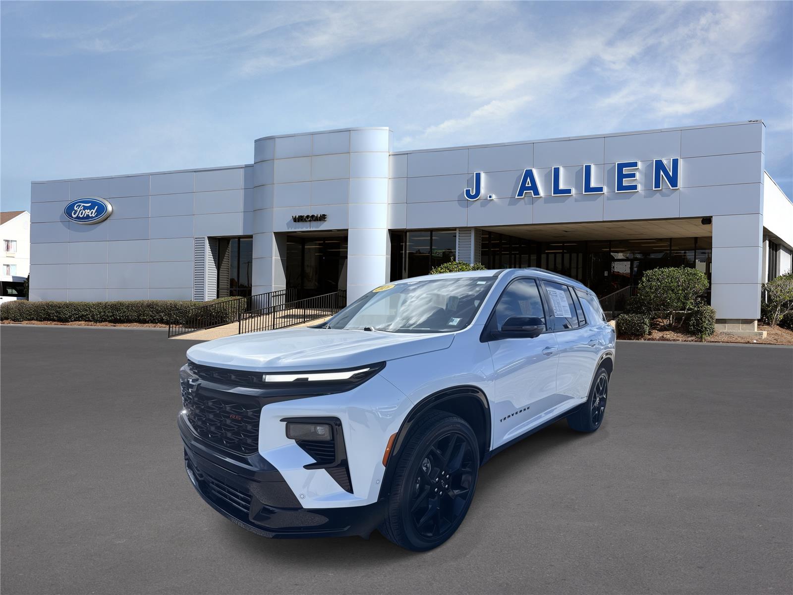 Polar White Tricoat 2026 Chevrolet Traverse SUV / Crossover Front-Wheel Drive 8-Speed Automatic