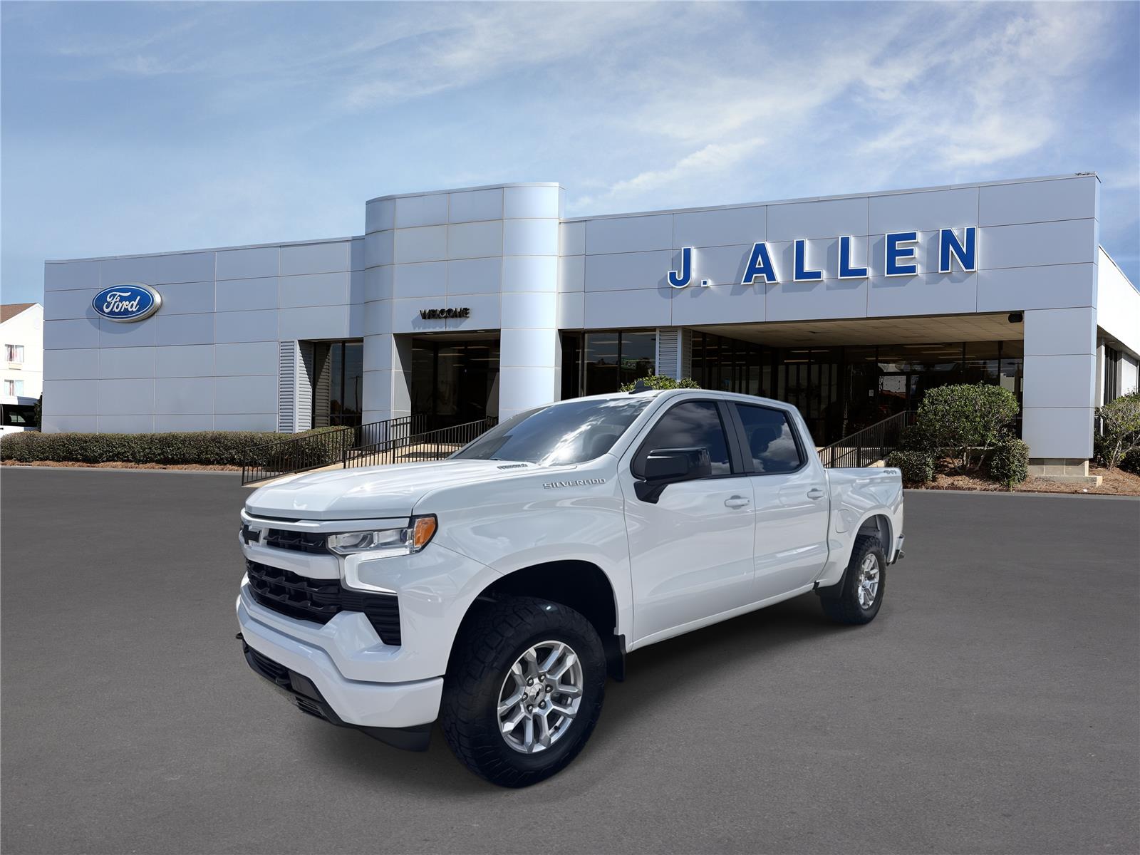 Summit White 2025 Chevrolet Silverado 1500 Pickup Truck Four-Wheel Drive 8-Speed Automatic