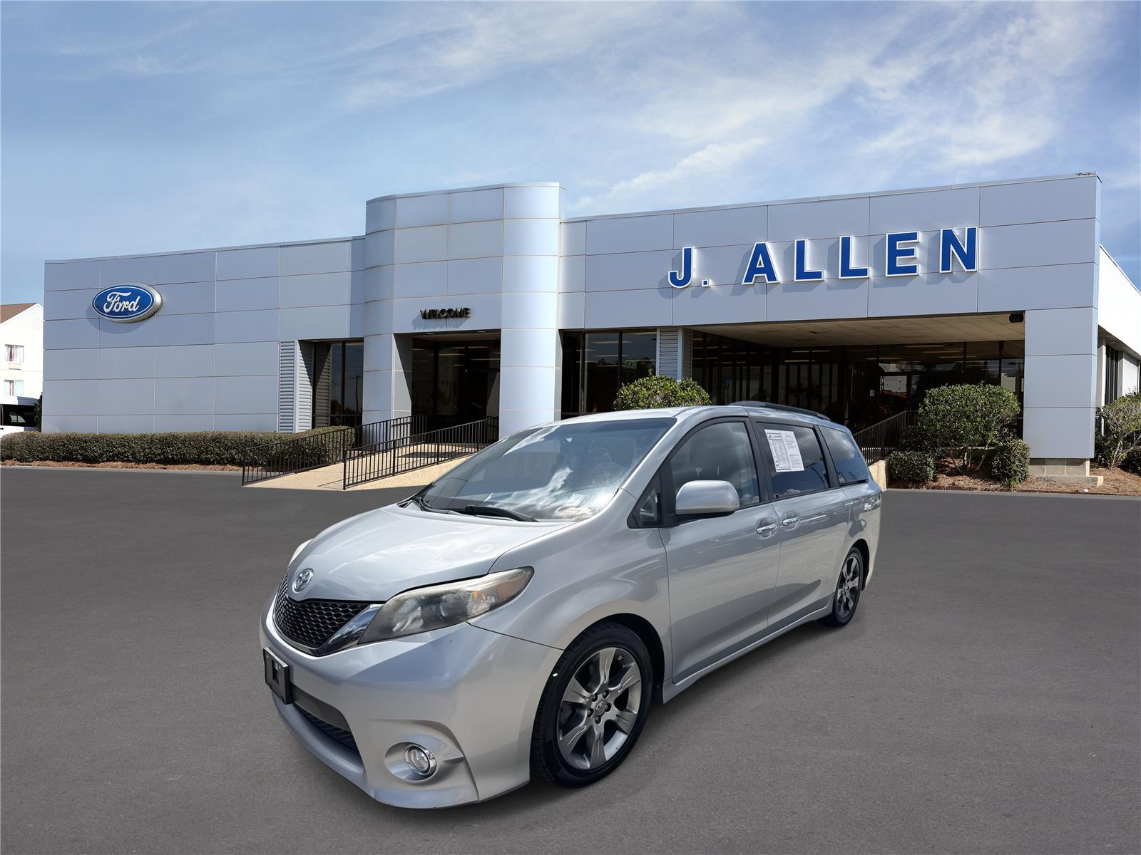 Silver Sky Metallic 2014 Toyota Sienna Minivan Front-Wheel Drive 6-Speed Automatic