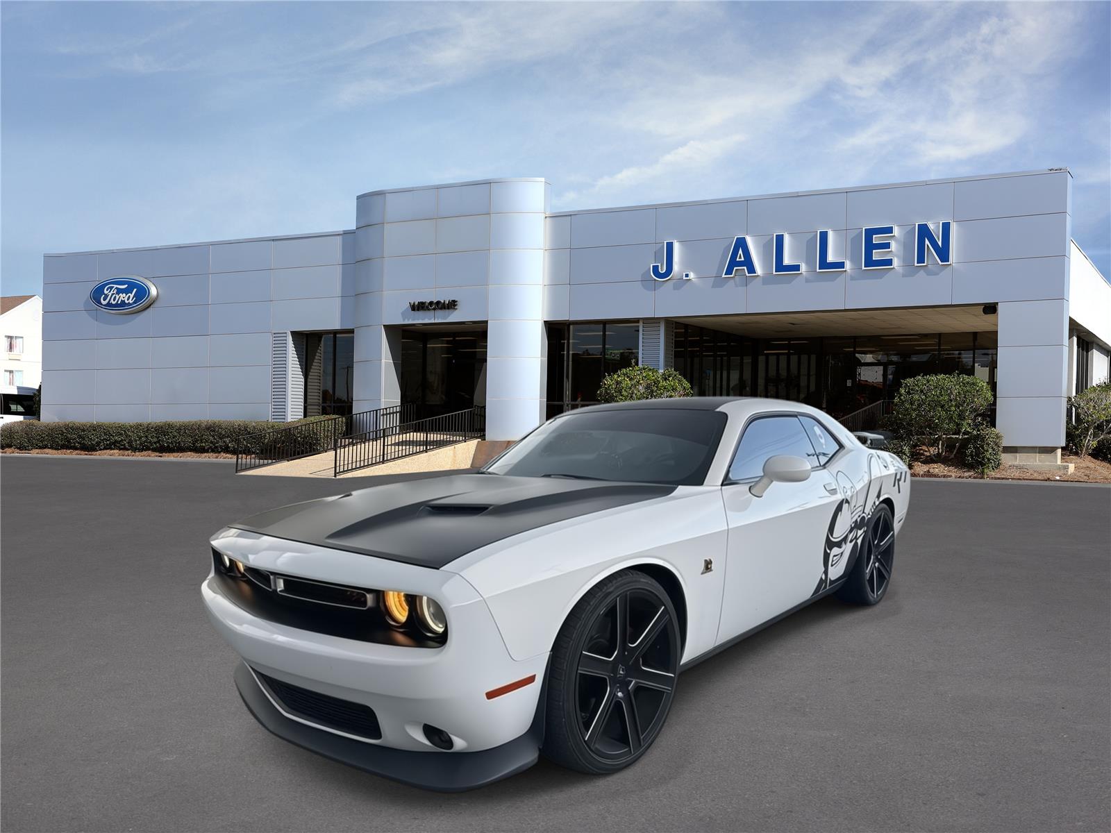 White Knuckle Clearcoat 2018 Dodge Challenger Coupe Rear-Wheel Drive 8-Speed Automatic