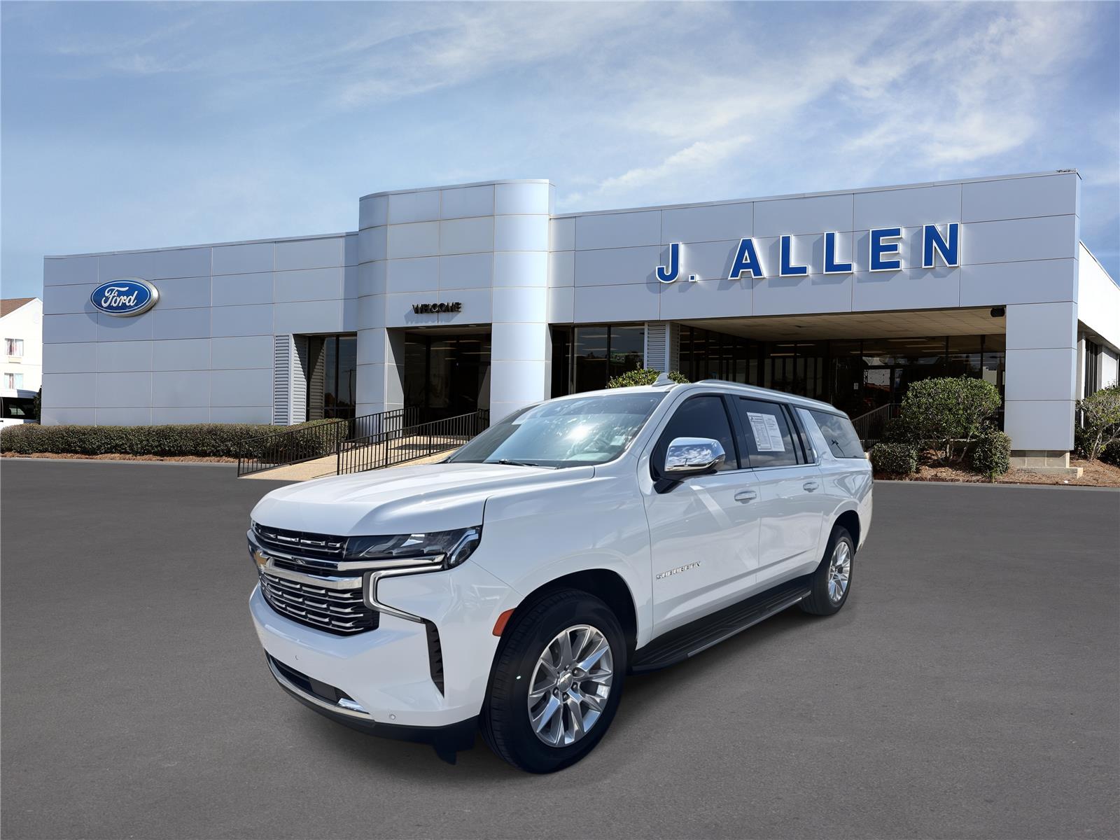 Summit White 2023 Chevrolet Suburban SUV / Crossover 4X2 Automatic