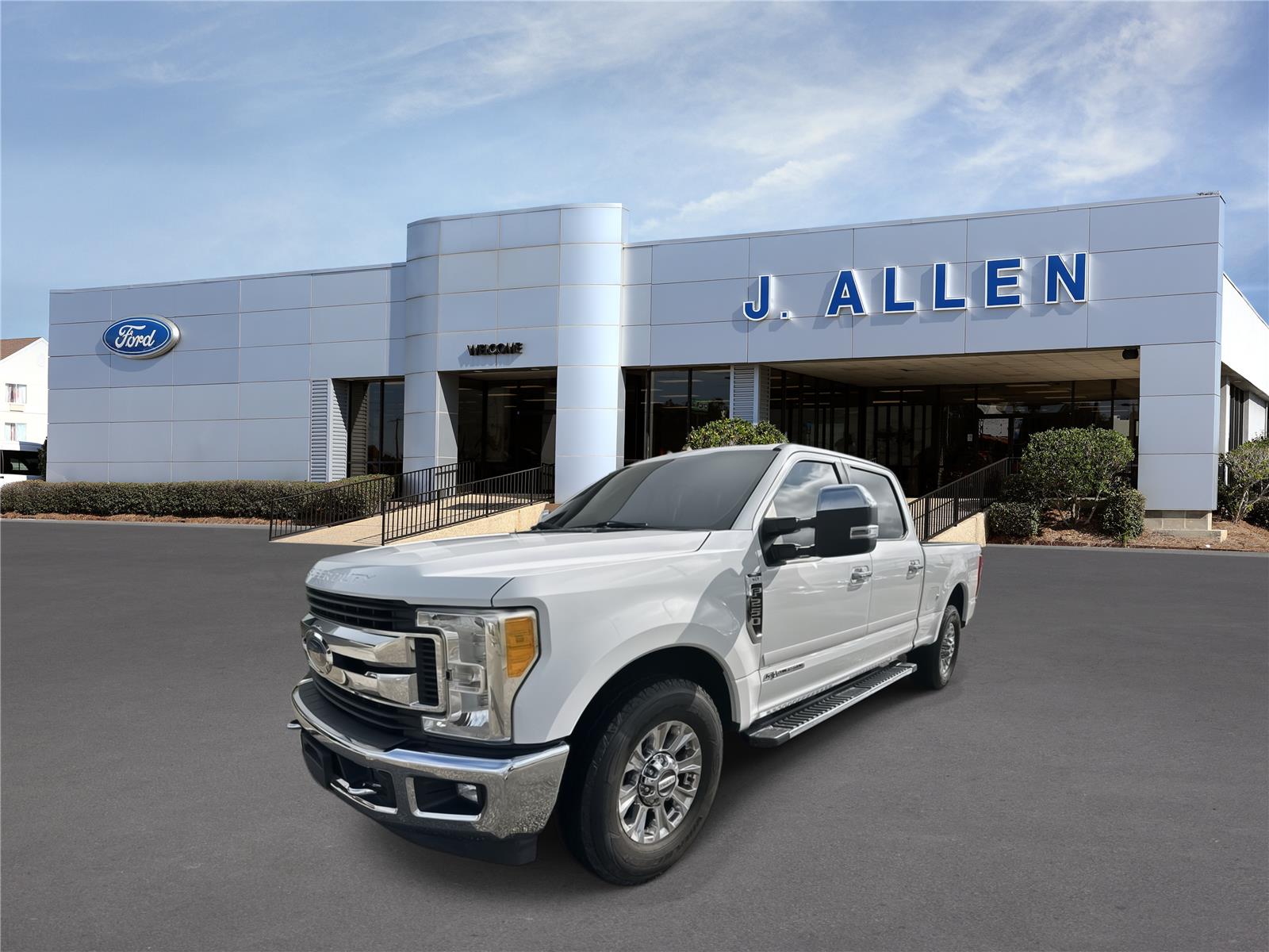Oxford White 2017 Ford F-250 Super Duty Pickup Truck 4X2 6-Speed Automatic