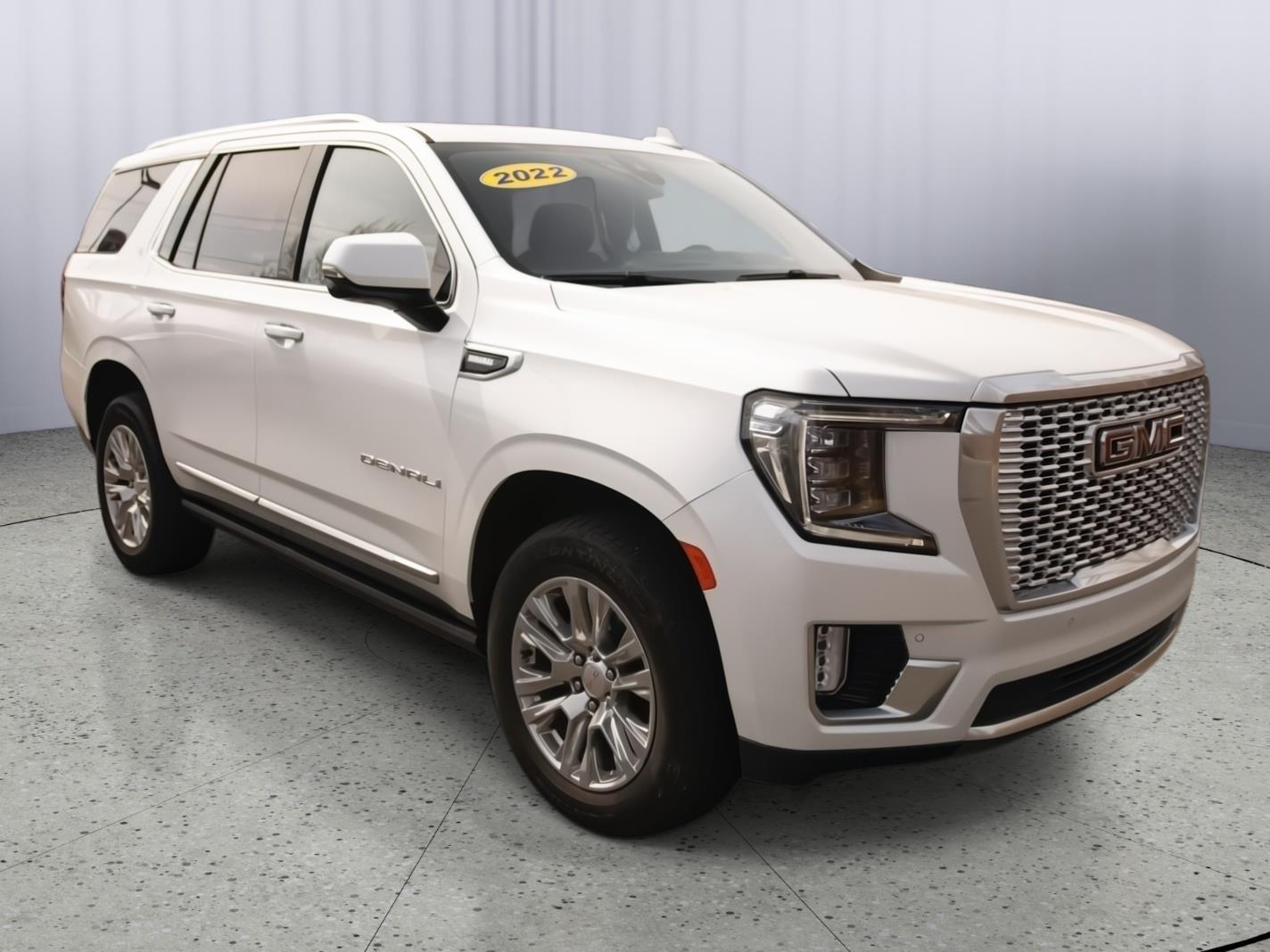 White Frost Tricoat 2022 GMC Yukon SUV / Crossover Four-Wheel Drive Automatic