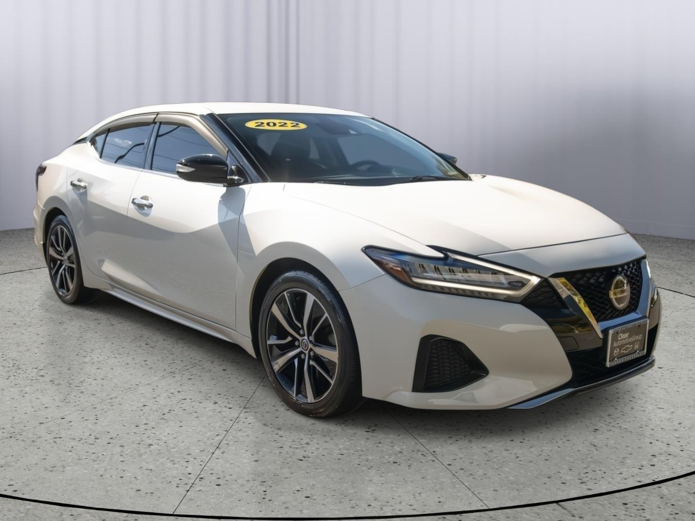 Pearl White Tricoat 2022 Nissan Maxima Sedan Front-Wheel Drive Continuously Variable Transmission