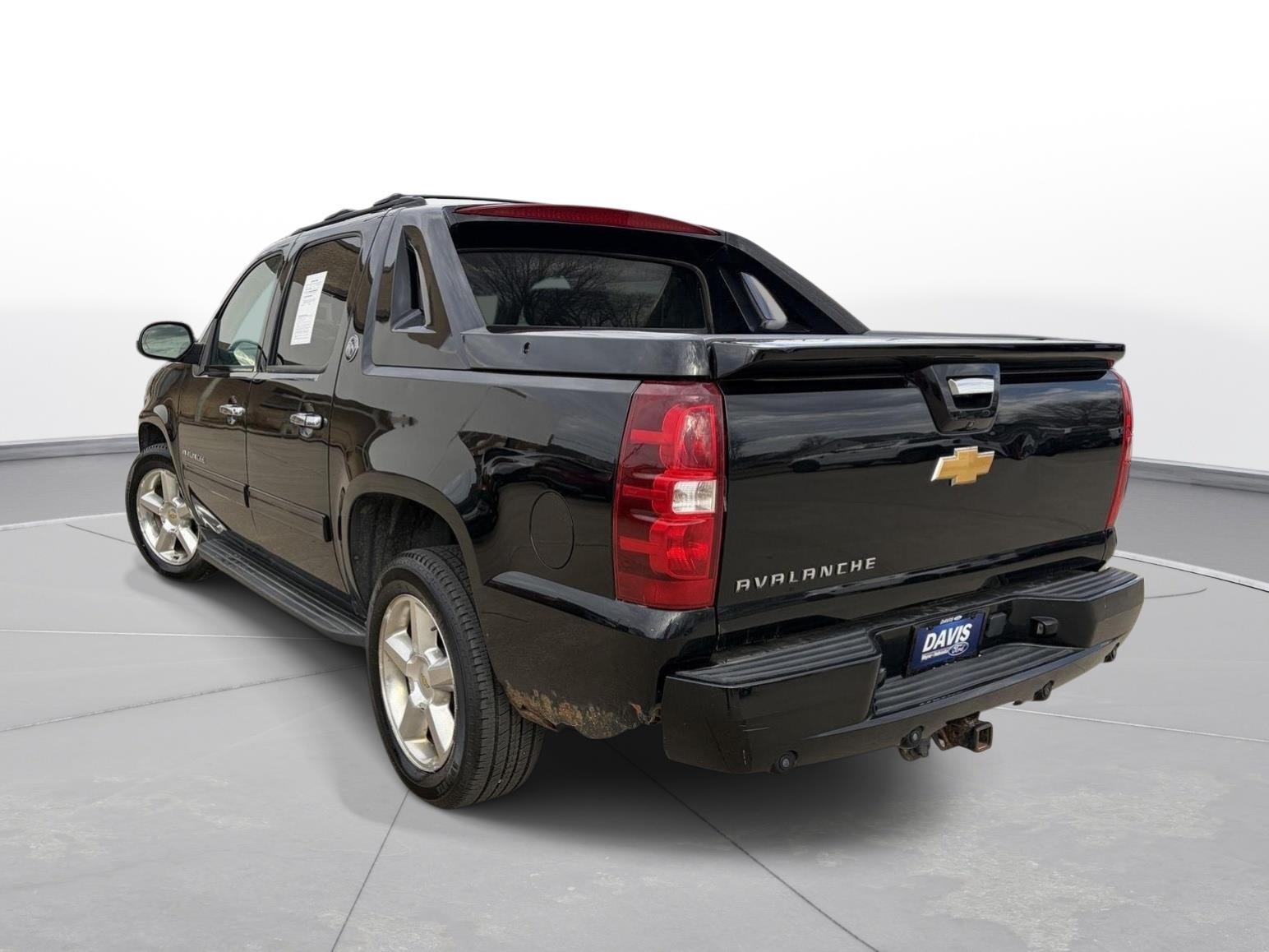 View vehicle photo 5