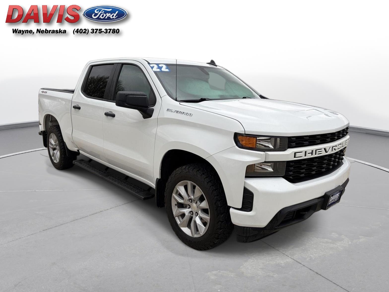 Summit White 2022 Chevrolet Silverado 1500 Custom Crew Cab 4WD Pickup Truck Four-Wheel Drive 8-Speed Automatic