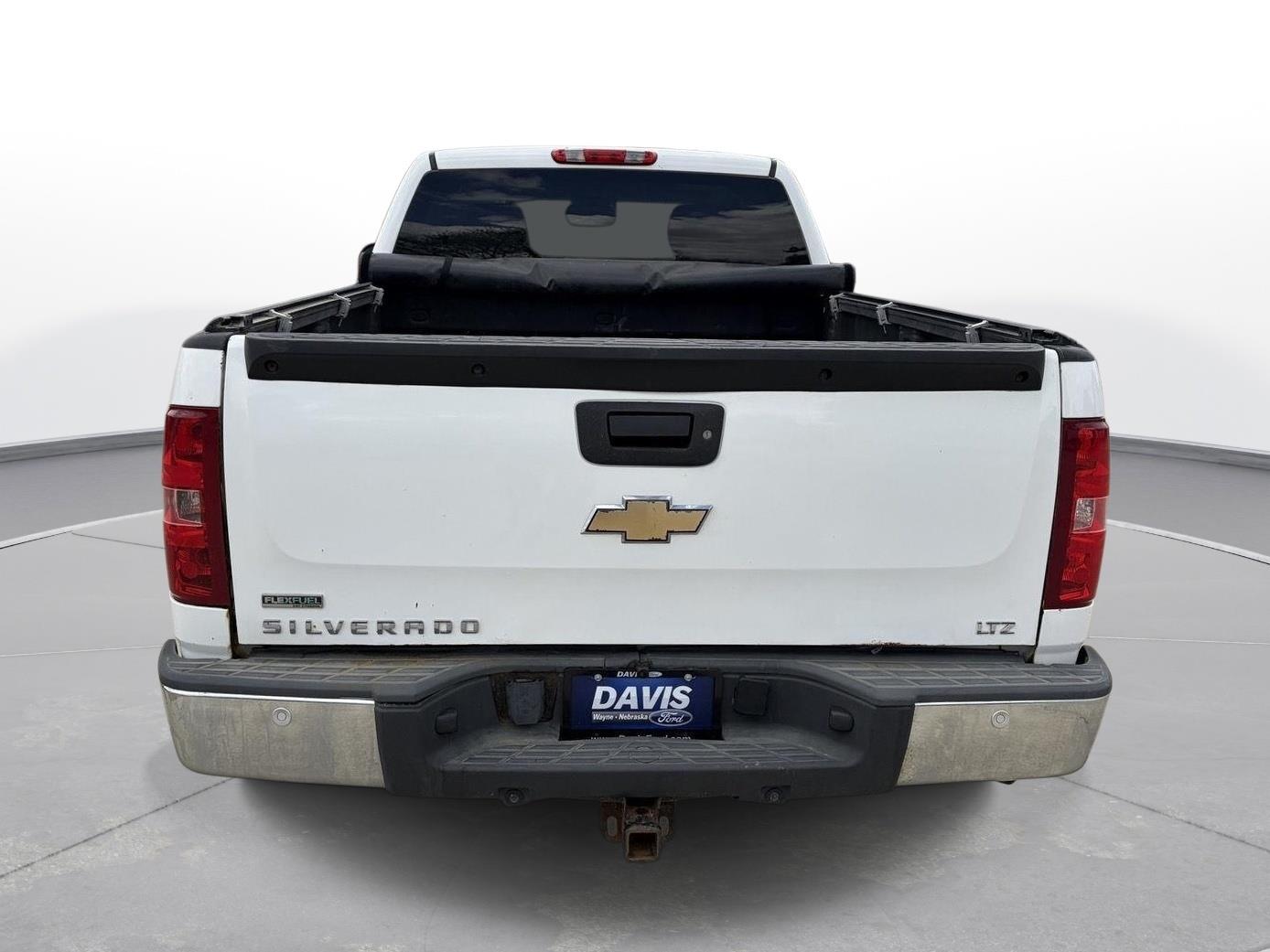 View vehicle photo 4