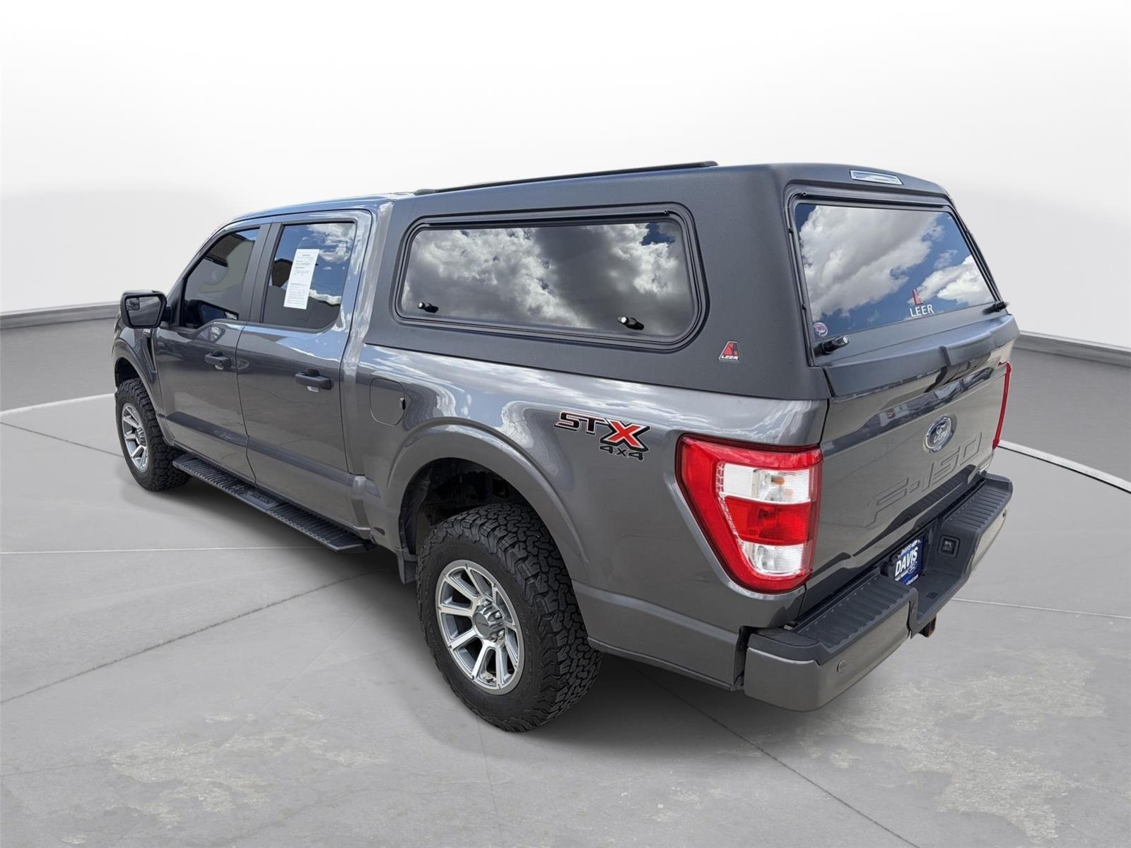 View vehicle photo 7