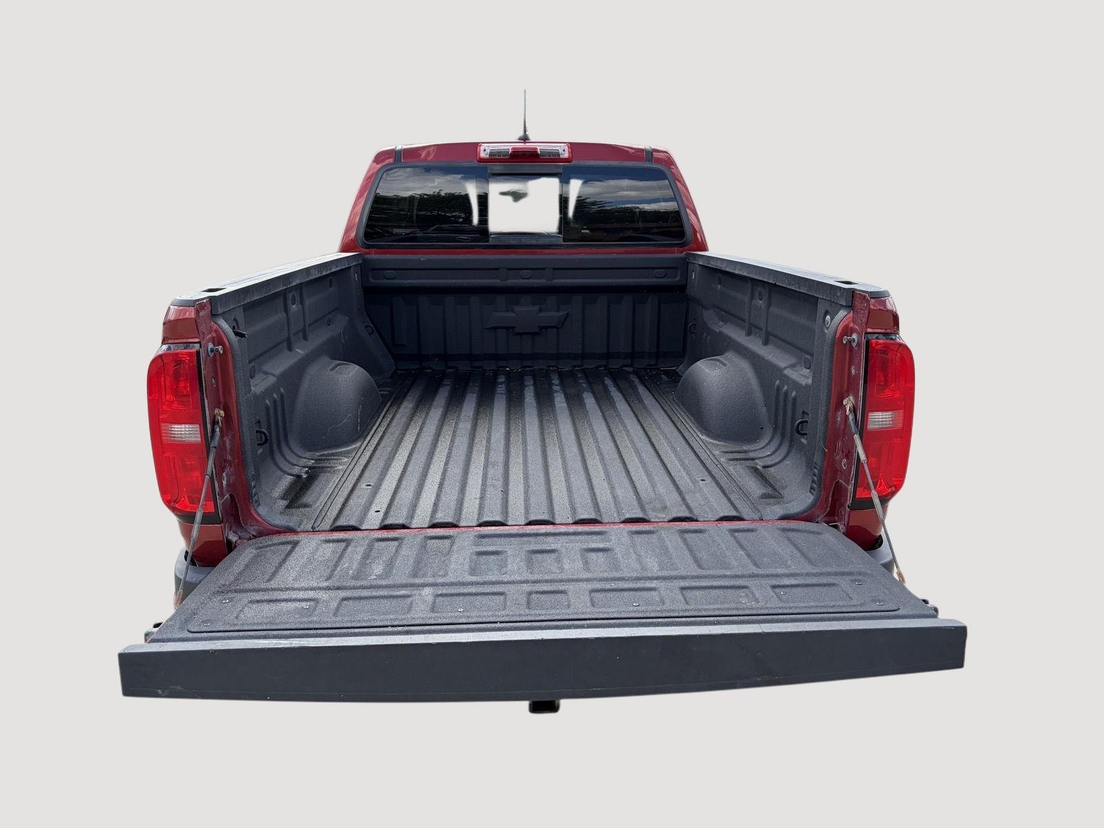 View vehicle photo 5