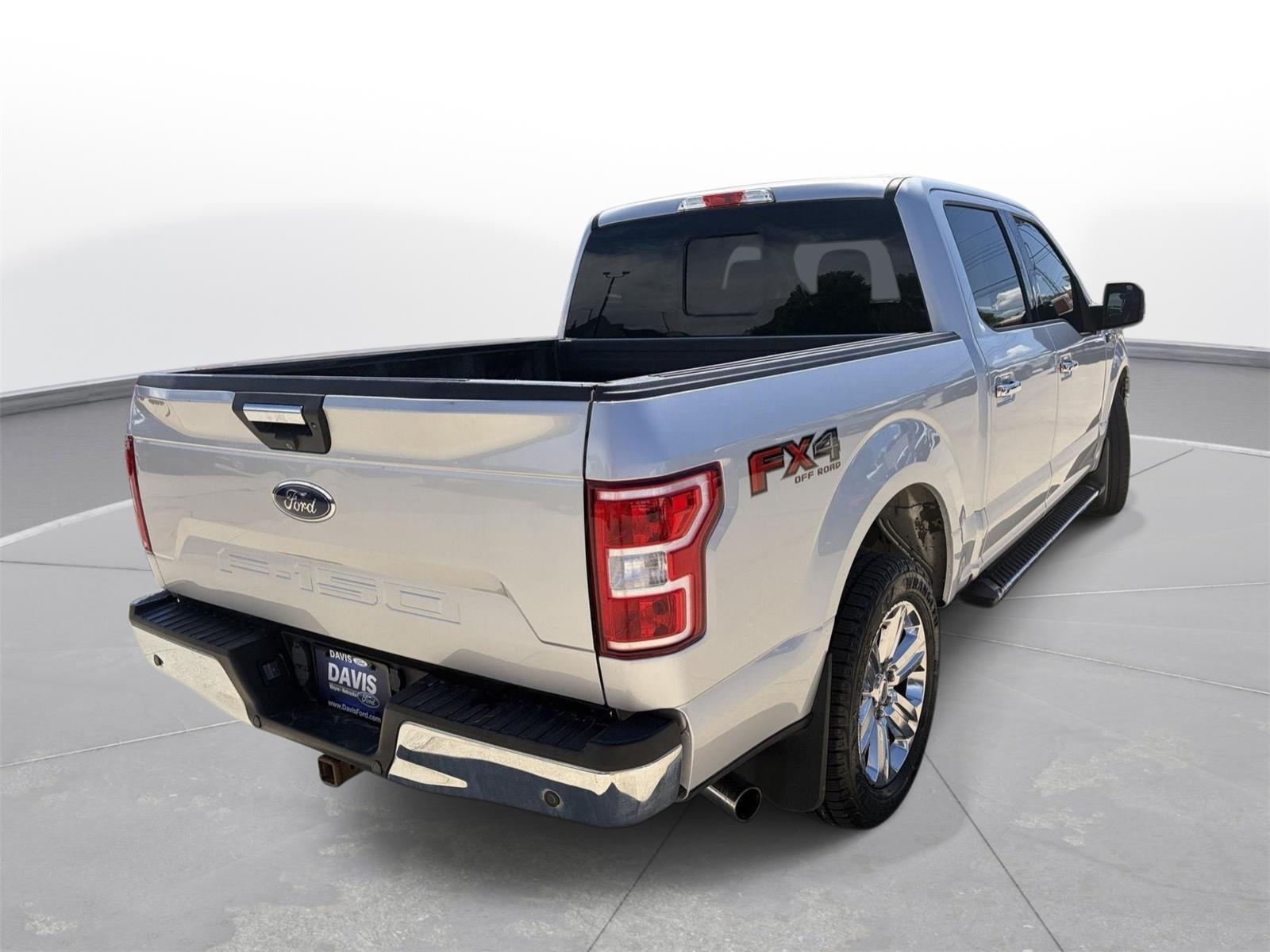 View vehicle photo 3