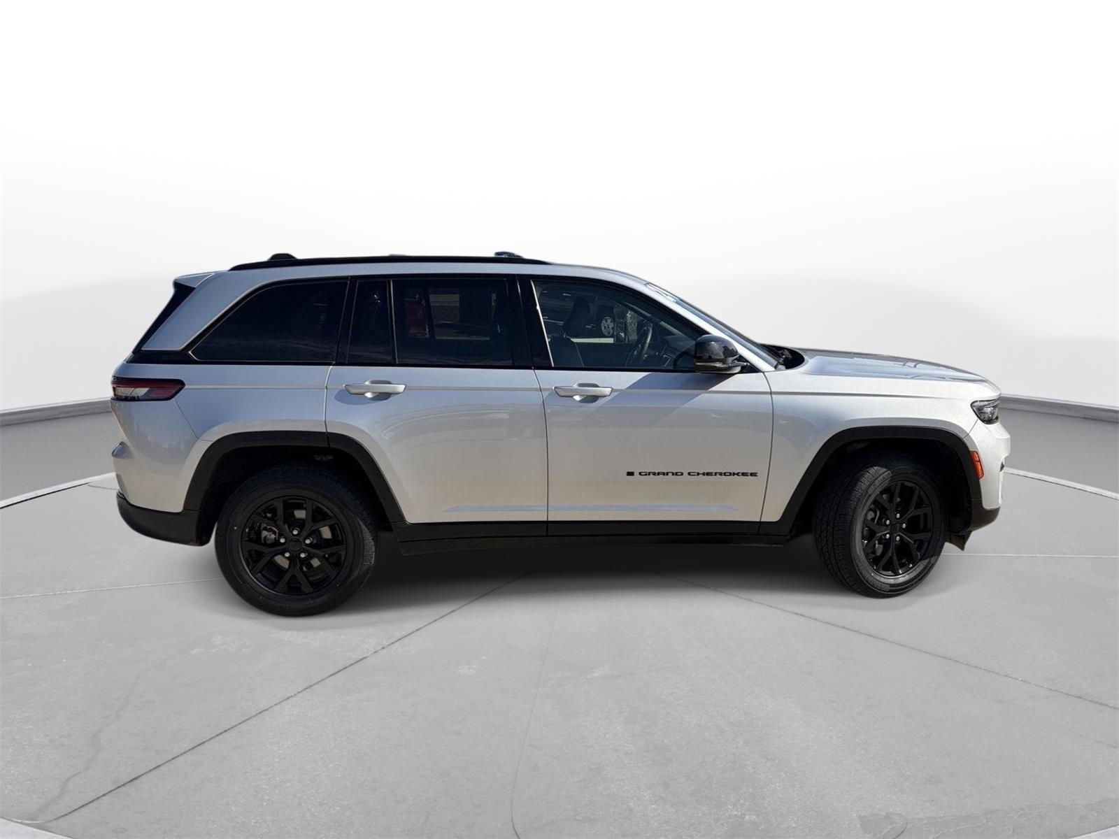 View vehicle photo 2